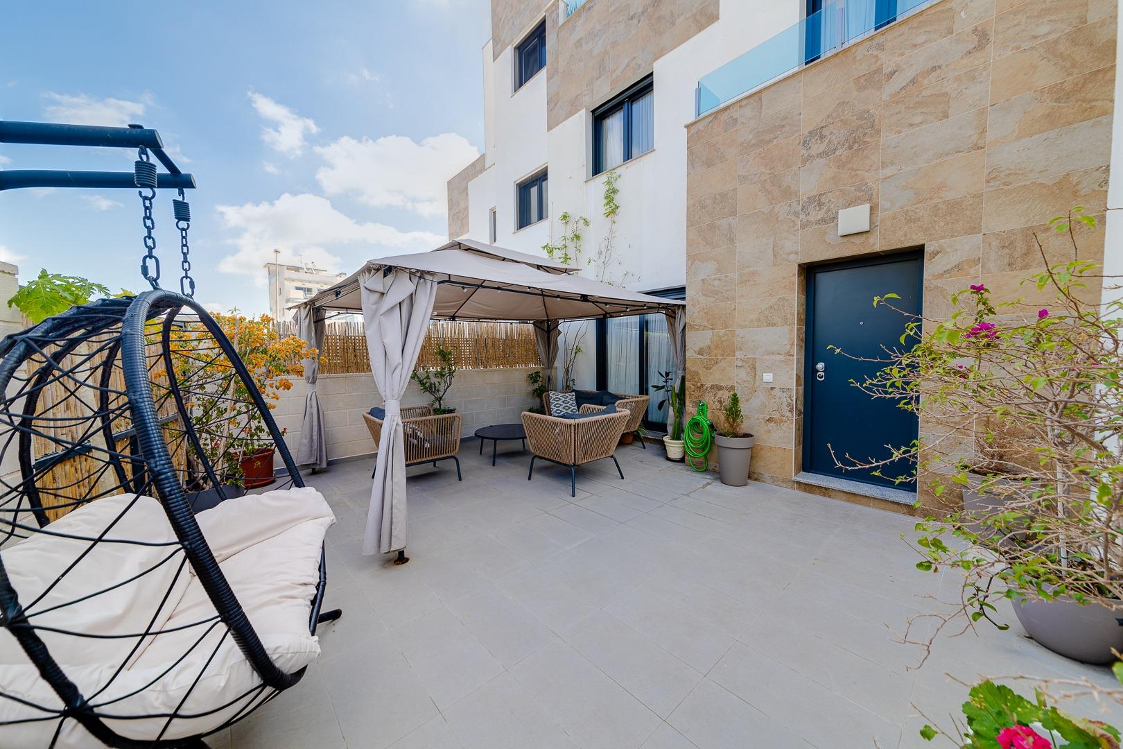 Townhouse à Villamartin, Alicante, Espagne 3 chambres, 134 m2 No. 189721