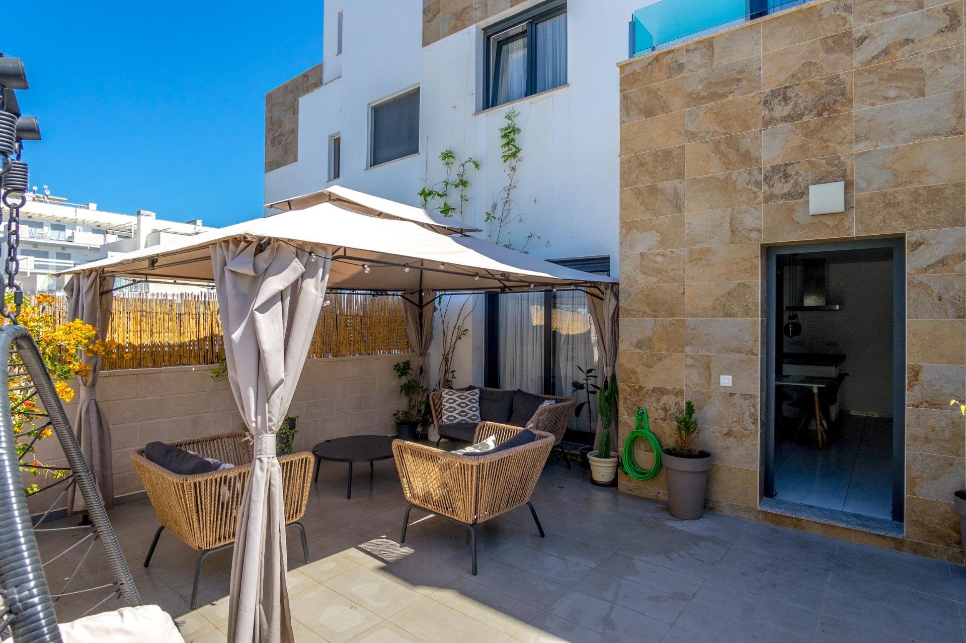 Townhouse à Villamartin, Alicante, Espagne 3 chambres, 134 m2 No. 189721