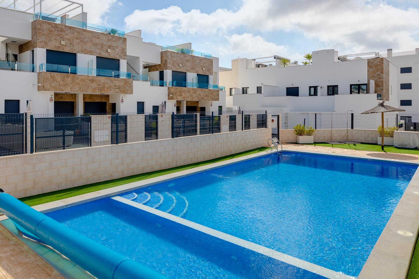 Townhouse à Villamartin, Alicante, Espagne 3 chambres, 134 m2 No. 189721