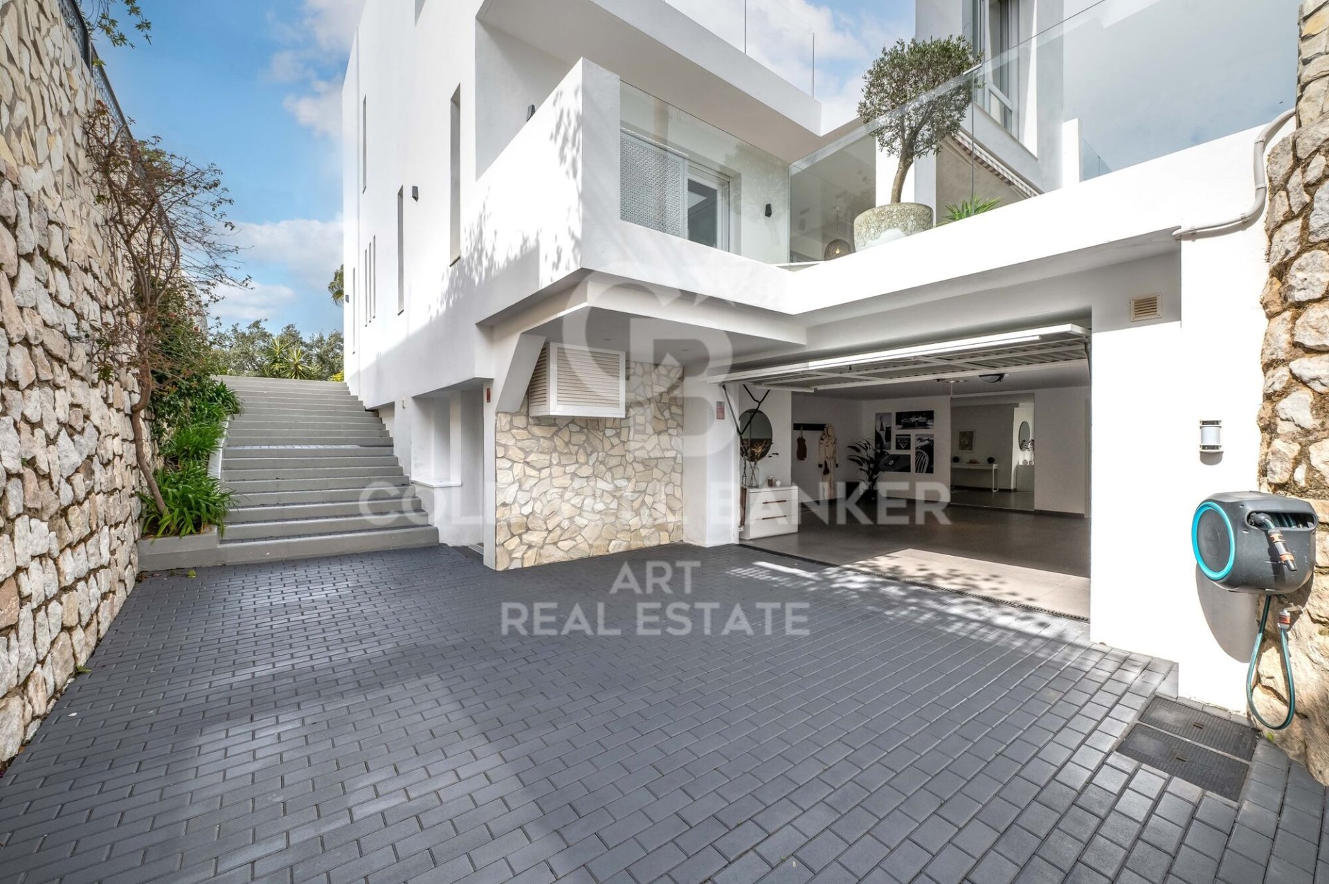 Villa in Ojen, Malaga, Spain 5 bedrooms, 527 sq.m. No. 159071