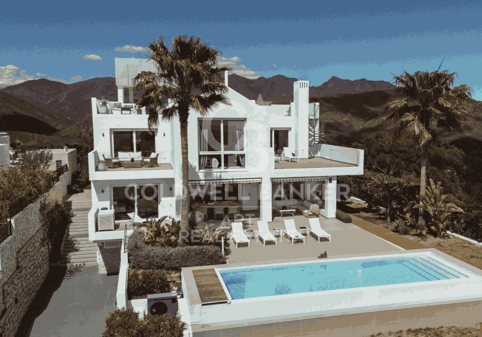 Villa in Ojen, Malaga, Spain 5 bedrooms, 527 sq.m. No. 159071