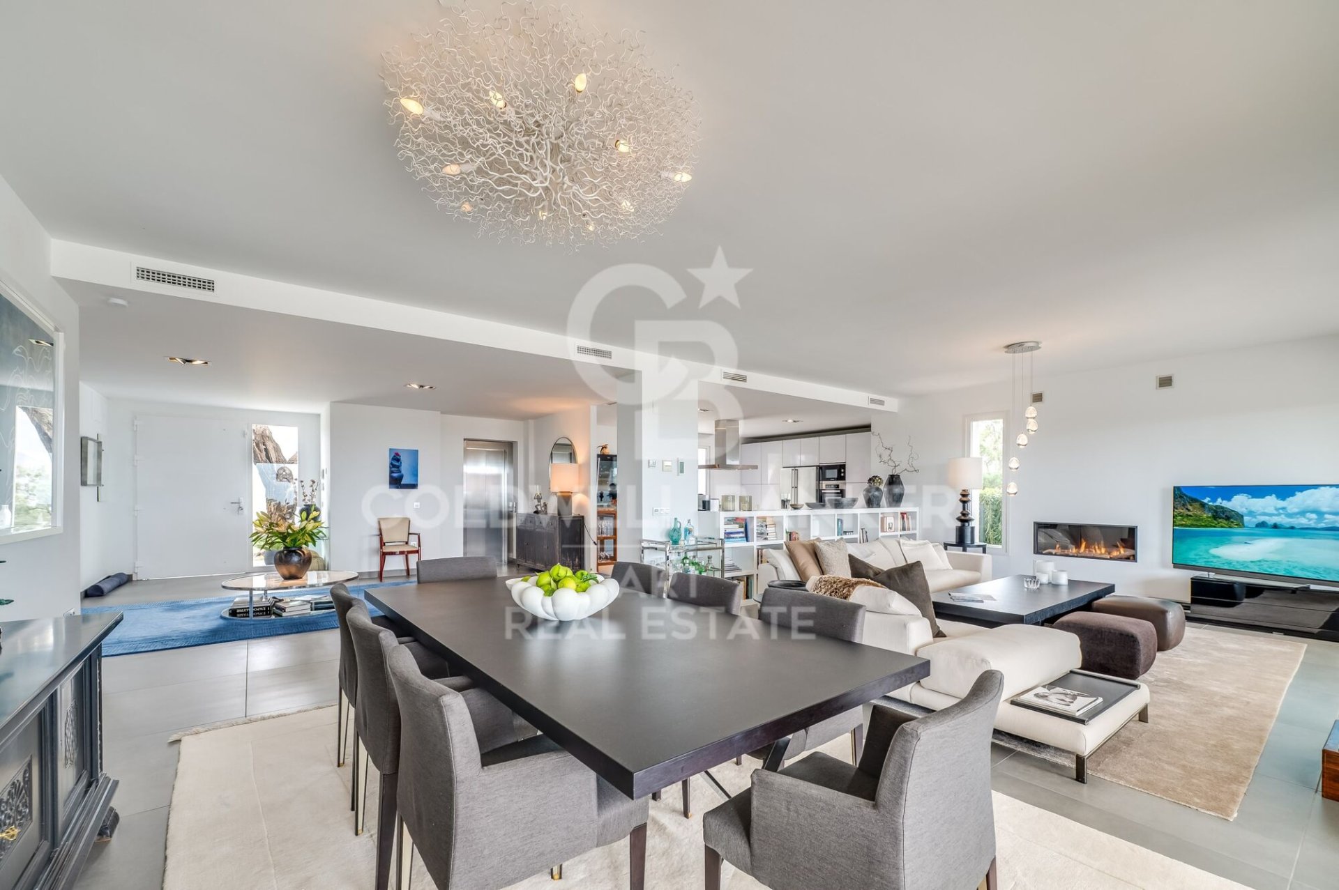 Villa in Ojen, Malaga, Spain 5 bedrooms, 527 sq.m. No. 159071