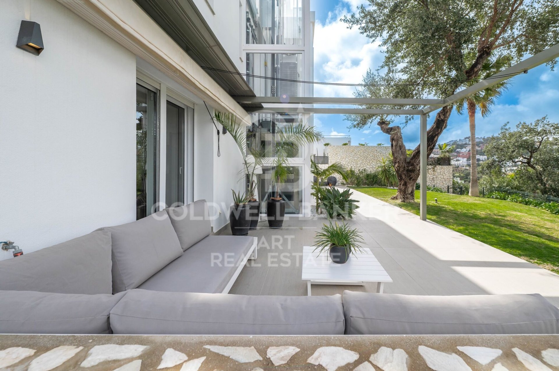 Villa in Ojen, Malaga, Spain 5 bedrooms, 527 sq.m. No. 159071