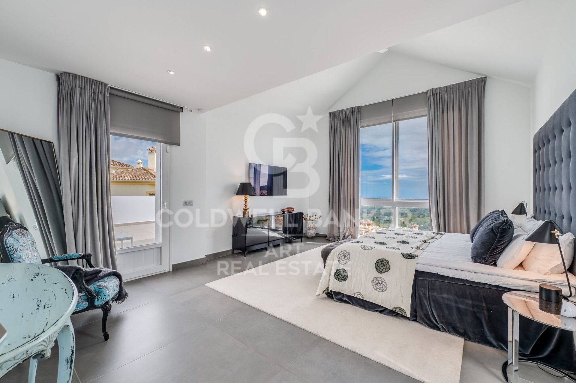 Villa in Ojen, Malaga, Spain 5 bedrooms, 527 sq.m. No. 159071