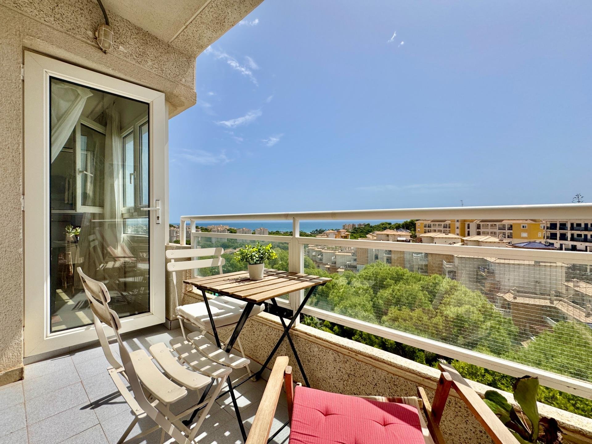Appartamento a Dehesa De Campoamor, Alicante, Spagna 2 camere da letto, 55 mq. N° 194987