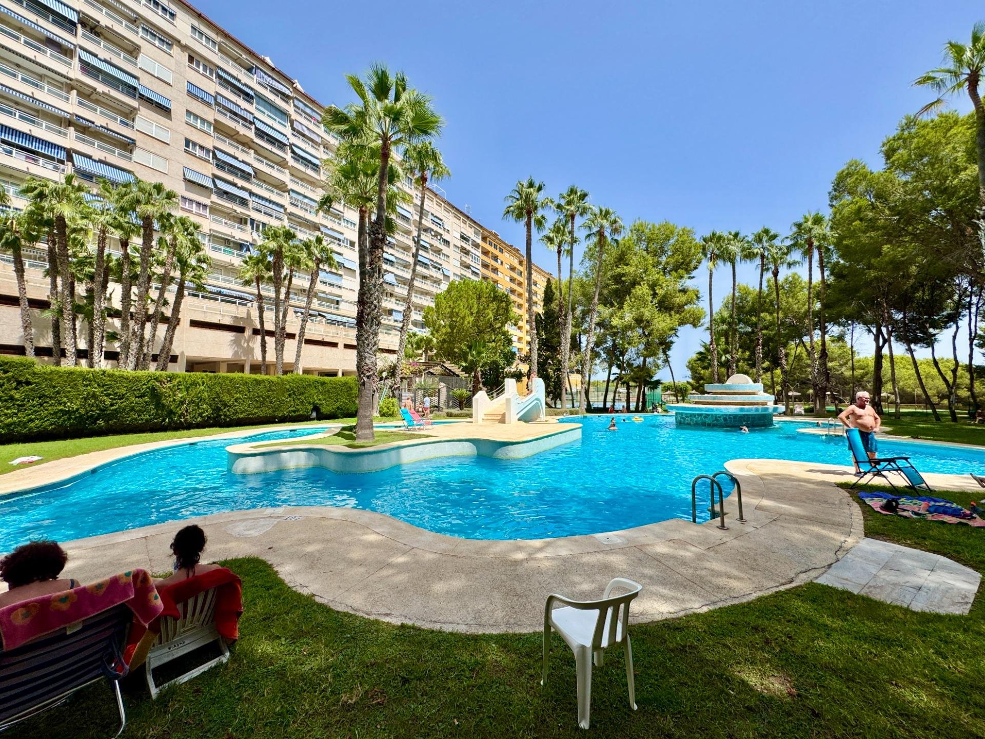 Appartamento a Dehesa De Campoamor, Alicante, Spagna 2 camere da letto, 55 mq. N° 194987