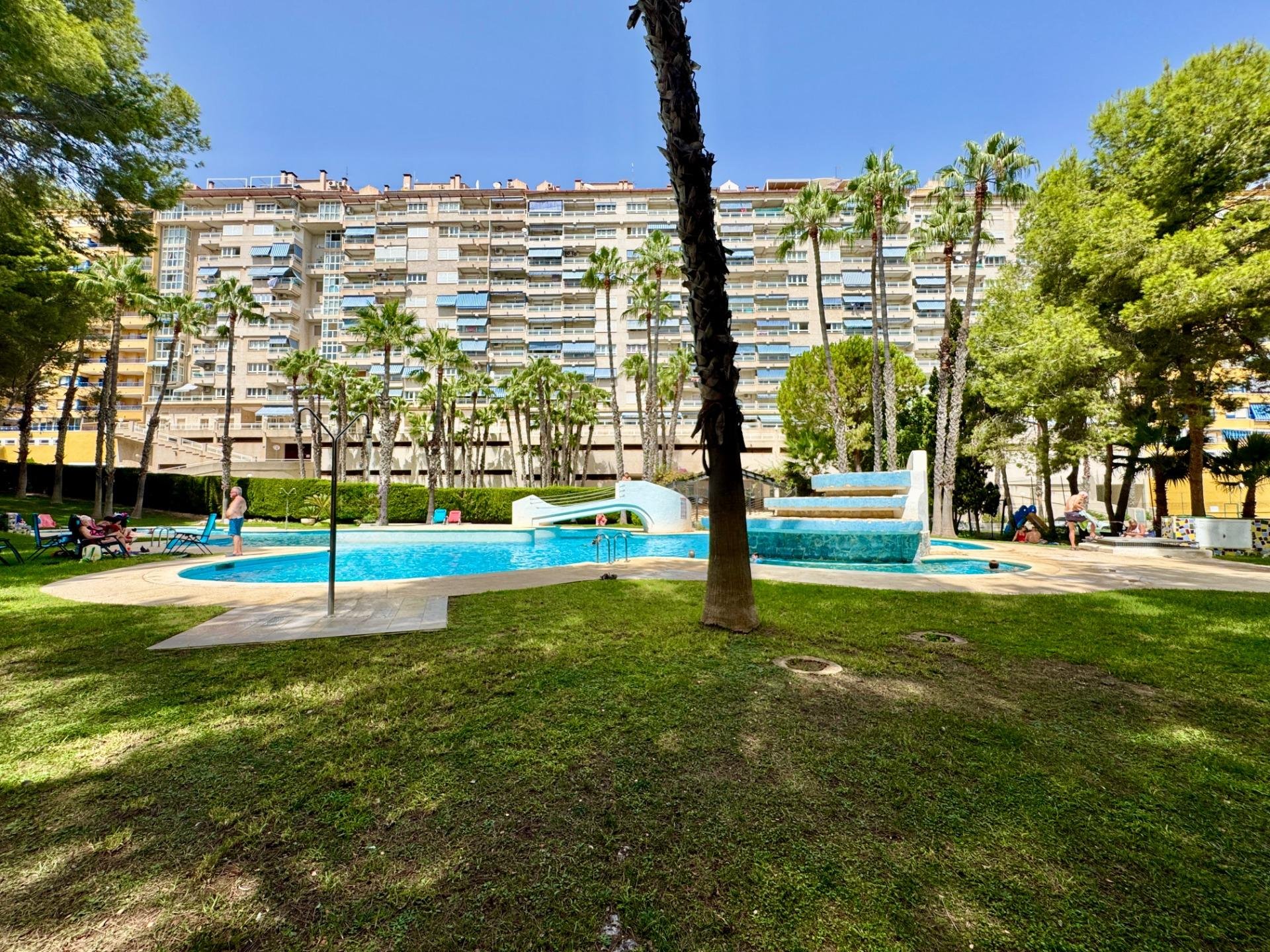 Appartamento a Dehesa De Campoamor, Alicante, Spagna 2 camere da letto, 55 mq. N° 194987