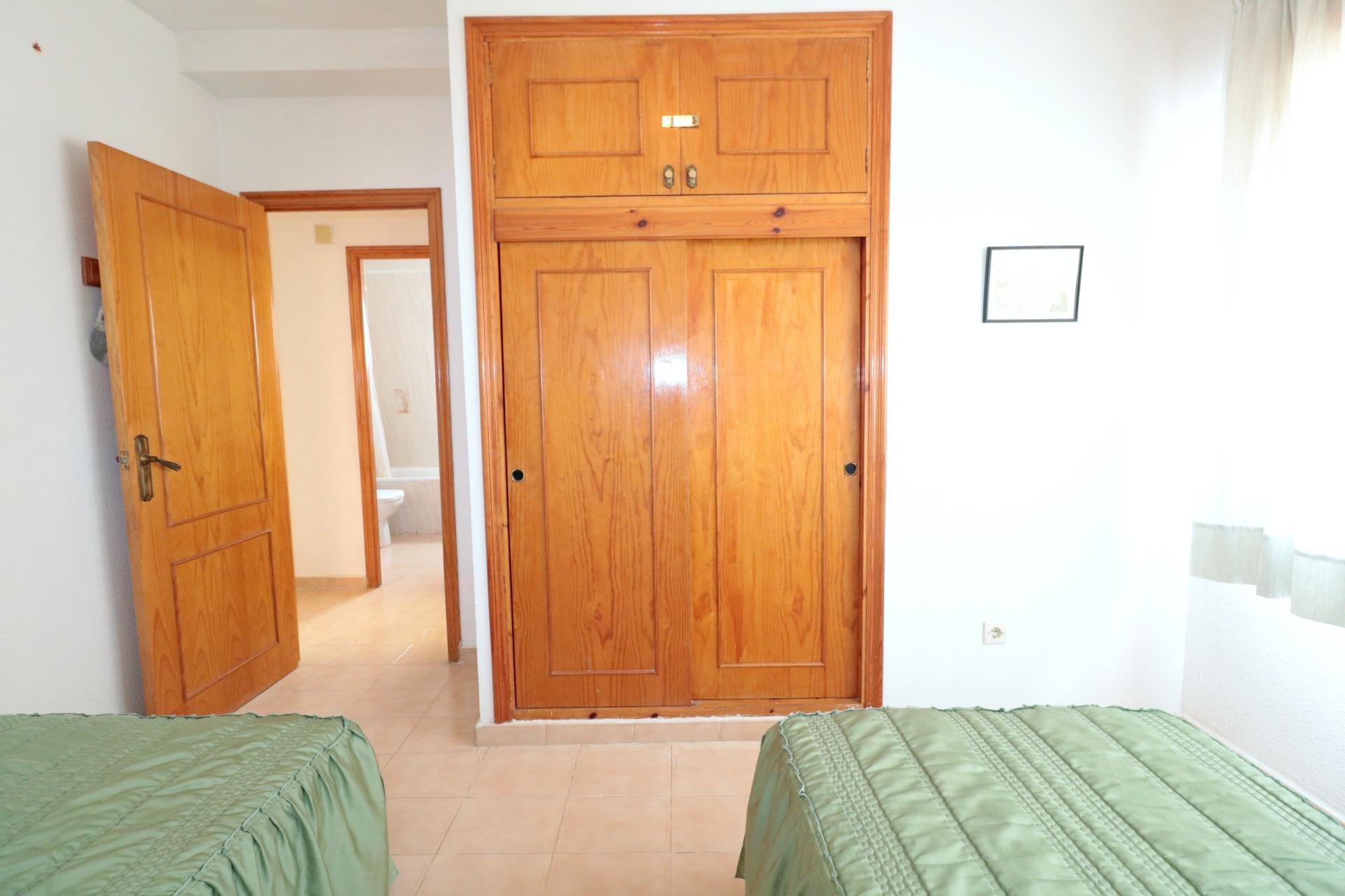 Bungalow à Torrevieja, Alicante, Espagne 3 chambres, 80 m2 No. 194988