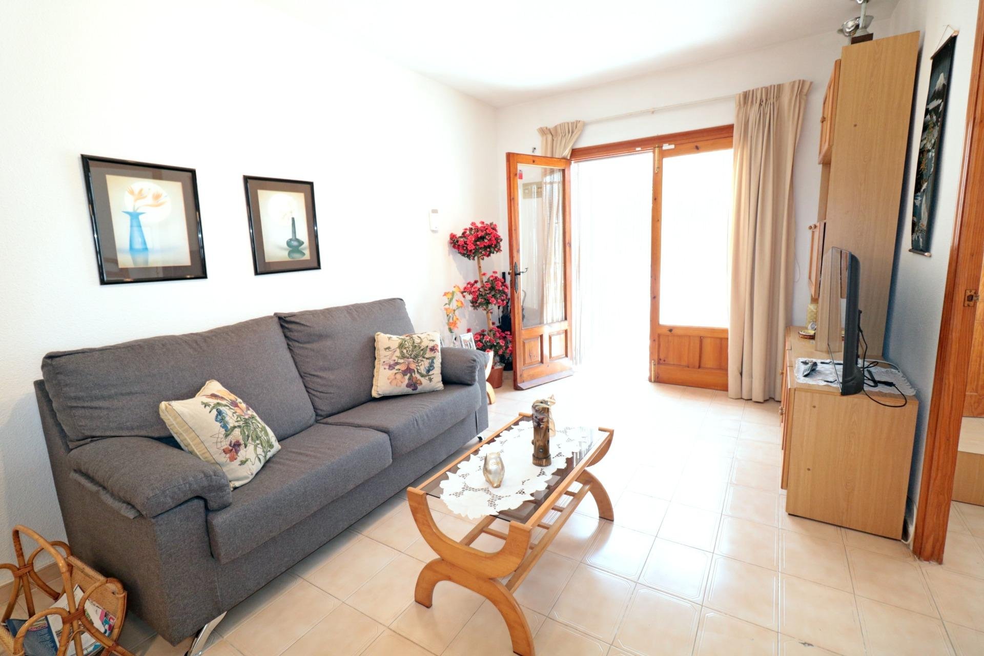 Bungalow à Torrevieja, Alicante, Espagne 3 chambres, 80 m2 No. 194988