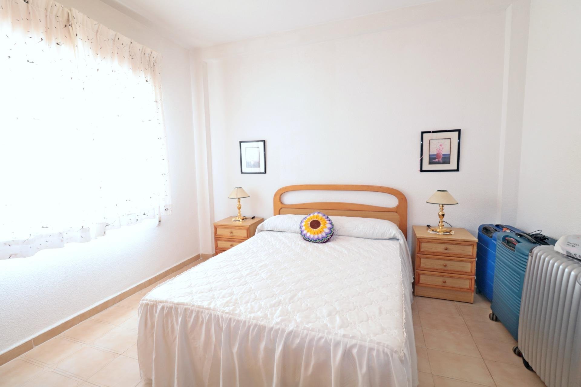 Bungalow à Torrevieja, Alicante, Espagne 3 chambres, 80 m2 No. 194988