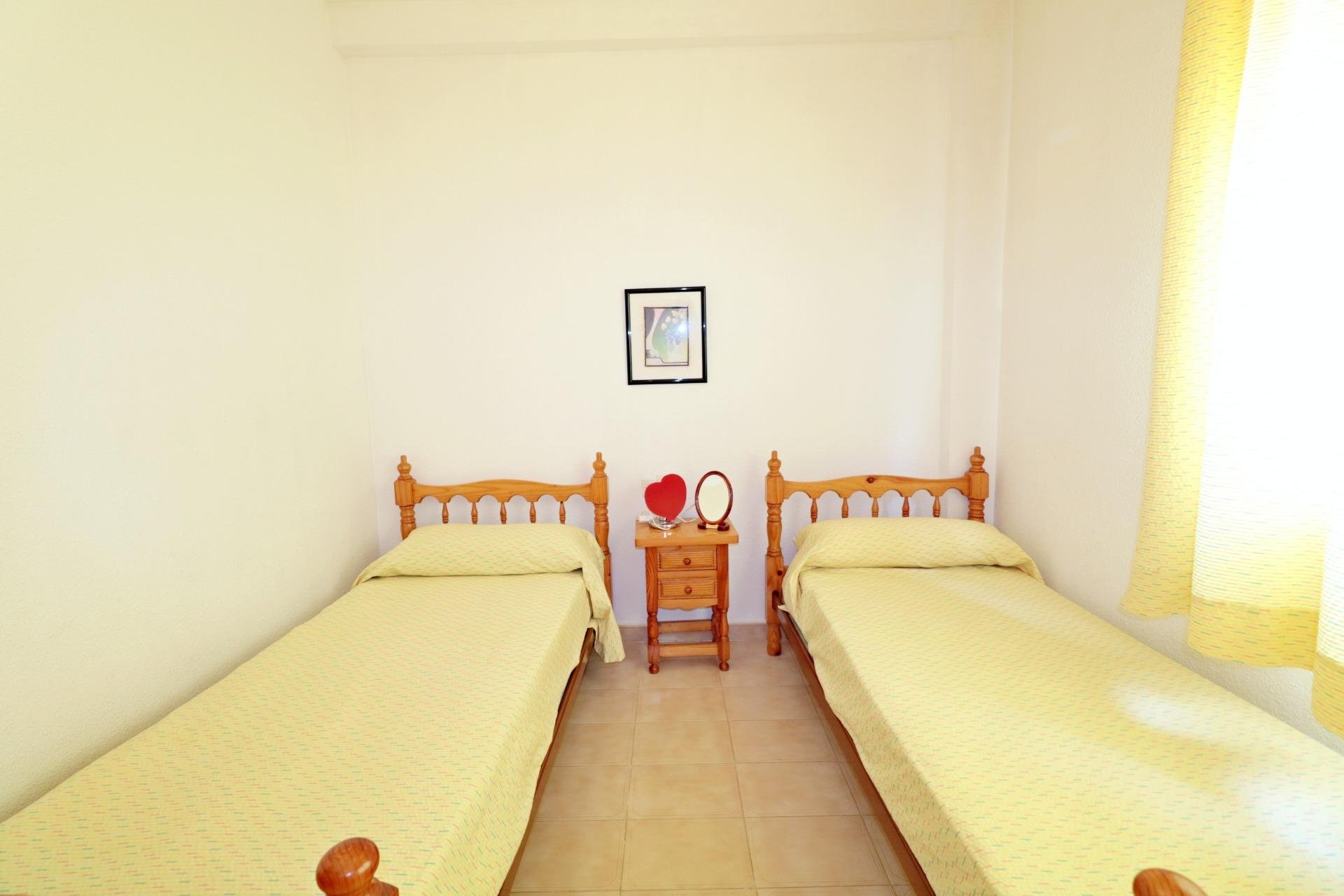 Bungalow à Torrevieja, Alicante, Espagne 3 chambres, 80 m2 No. 194988