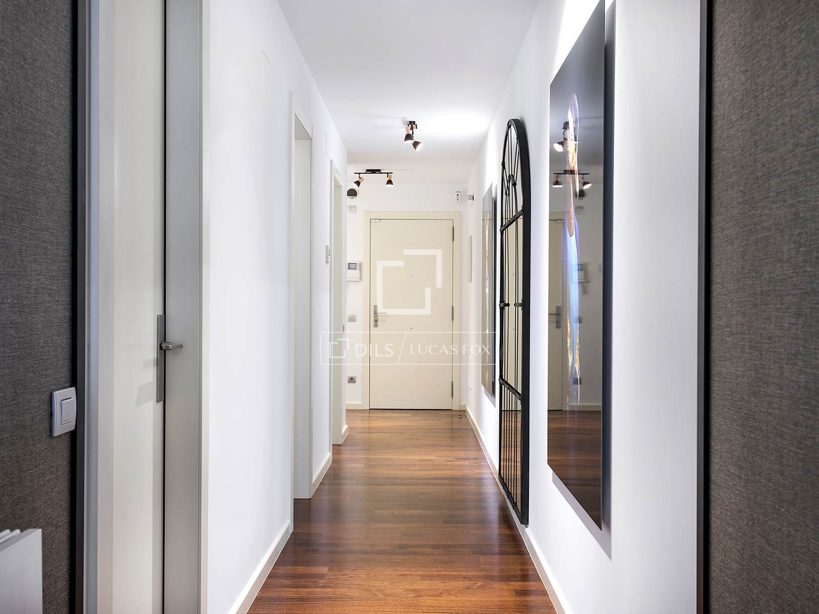 Apartment in Barcelona, Spain 3 bedrooms, 170 sq.m. No. 150474