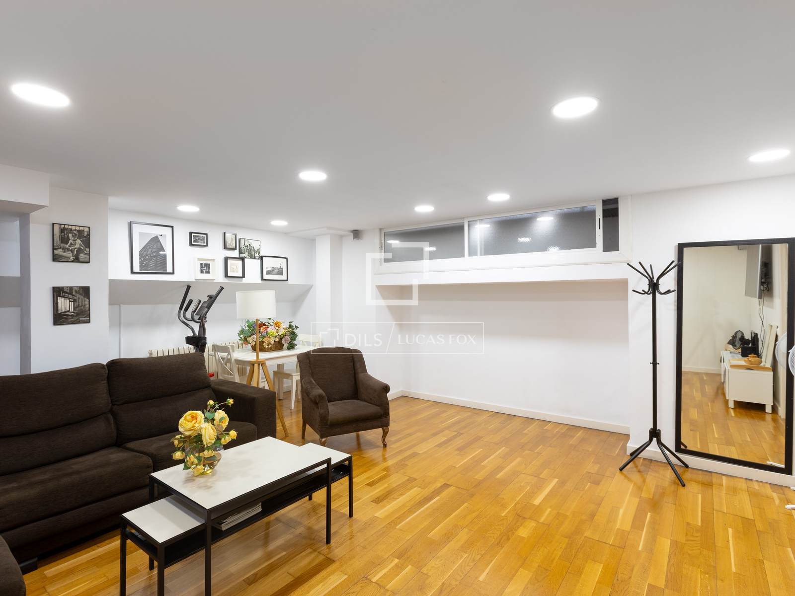 Huvila Premia De Mar, Barcelona, Espanja 5 makuuhuonetta, 270 m2 No. 150957