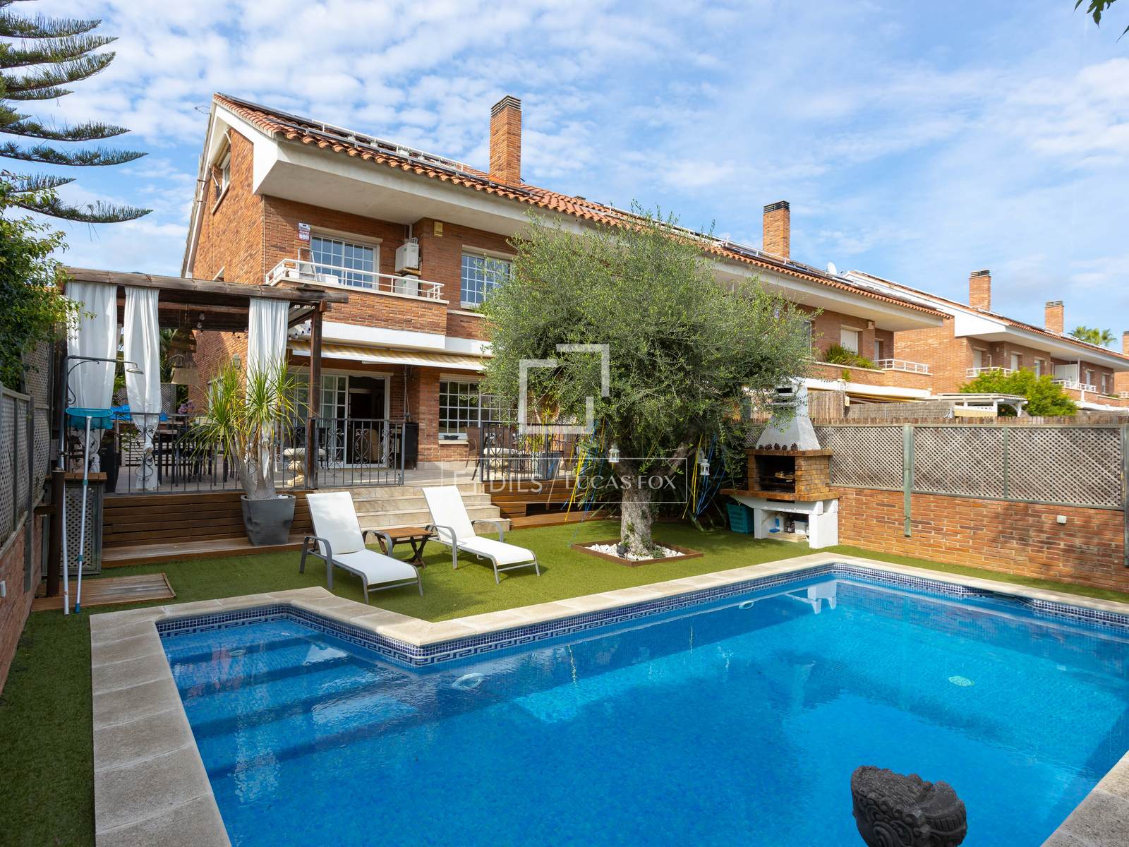 Huvila Premia De Mar, Barcelona, Espanja 5 makuuhuonetta, 270 m2 No. 150957