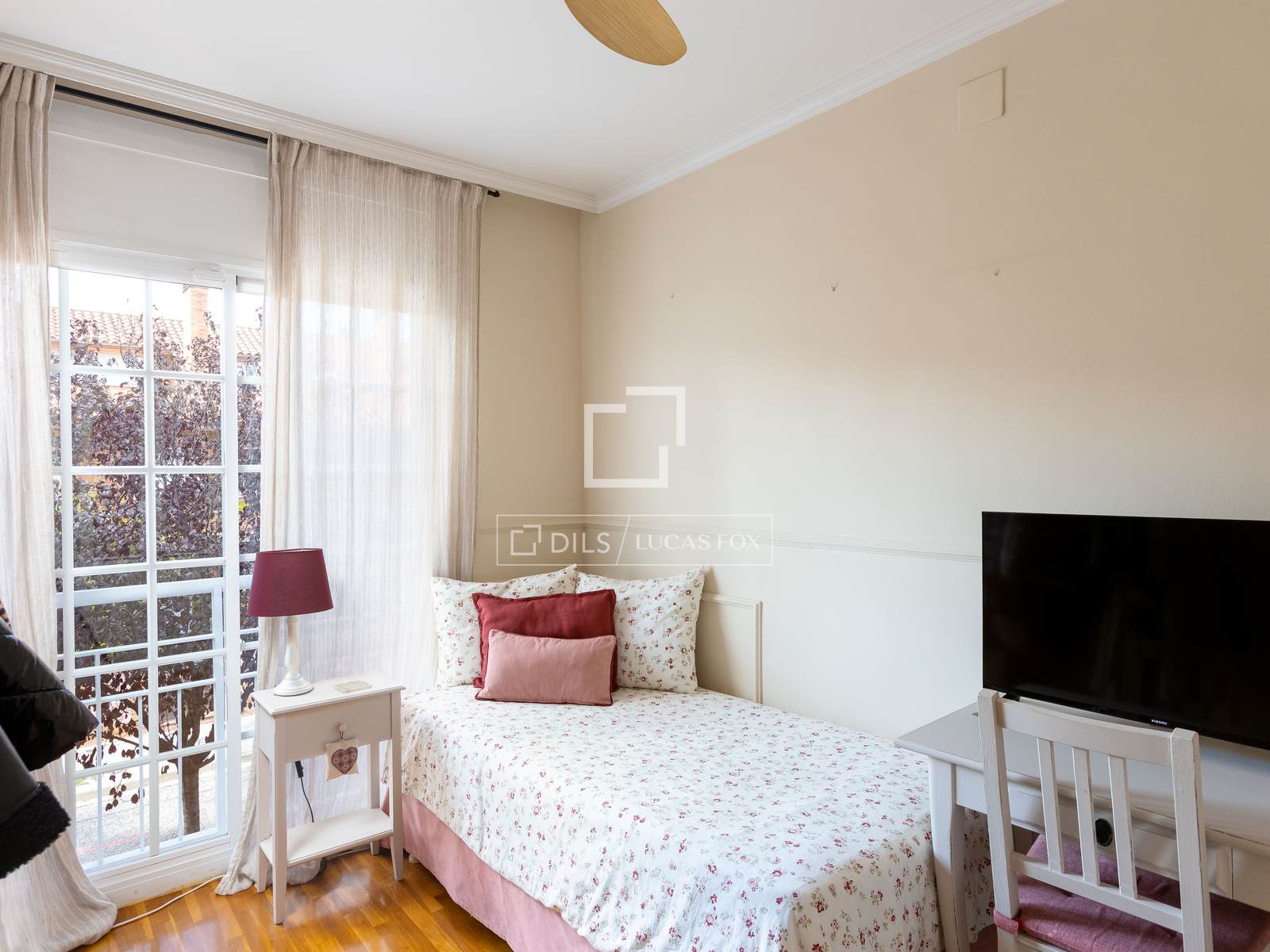 Huvila Premia De Mar, Barcelona, Espanja 5 makuuhuonetta, 270 m2 No. 150957