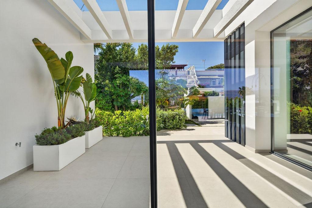 Huvila L'Alfàs del Pi, Alicante, Espanja 4 makuuhuonetta, 830.55 m2 No. 183106