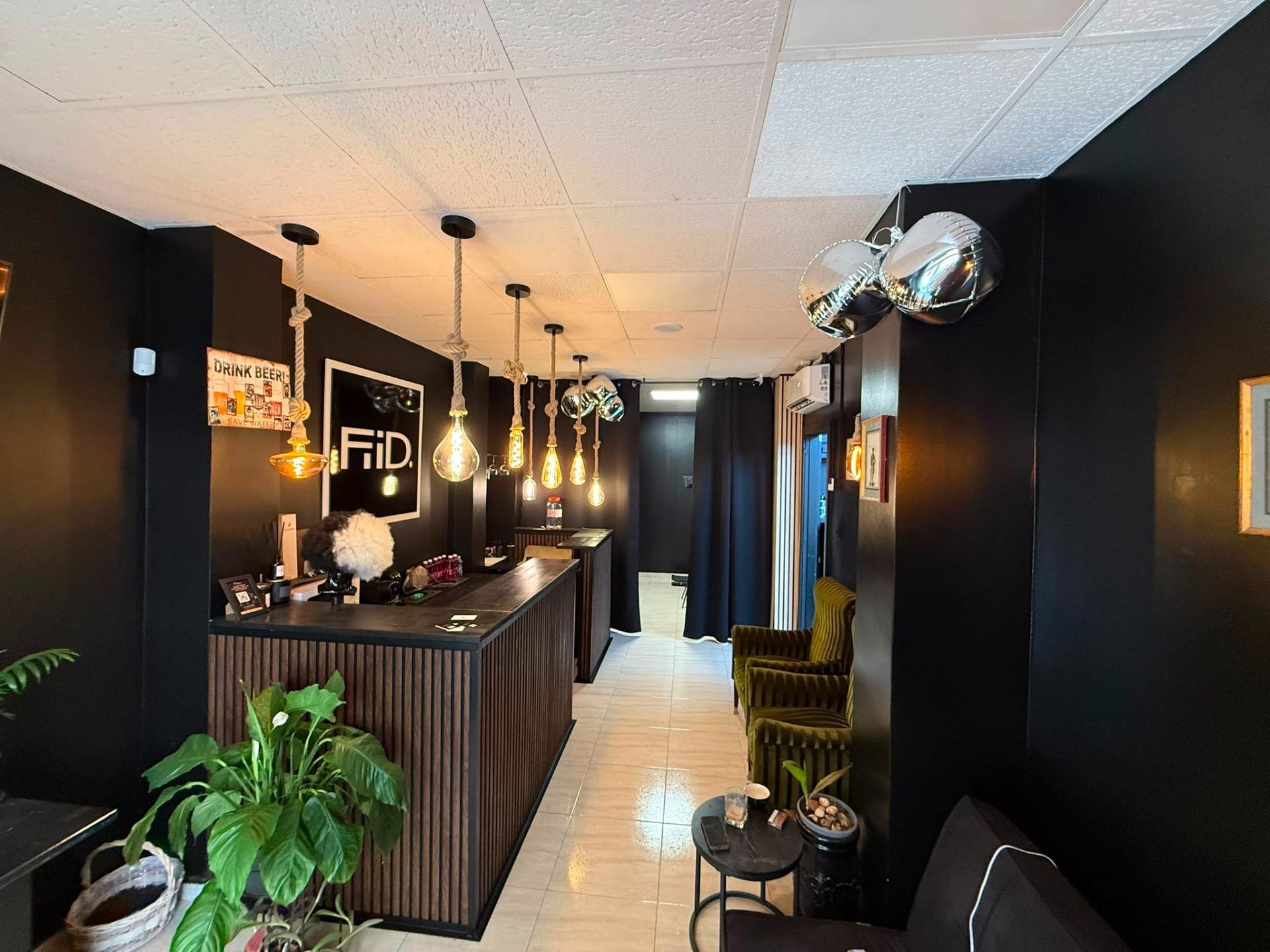 Commercial property à Alicante, Espagne 77 m2 No. 183103