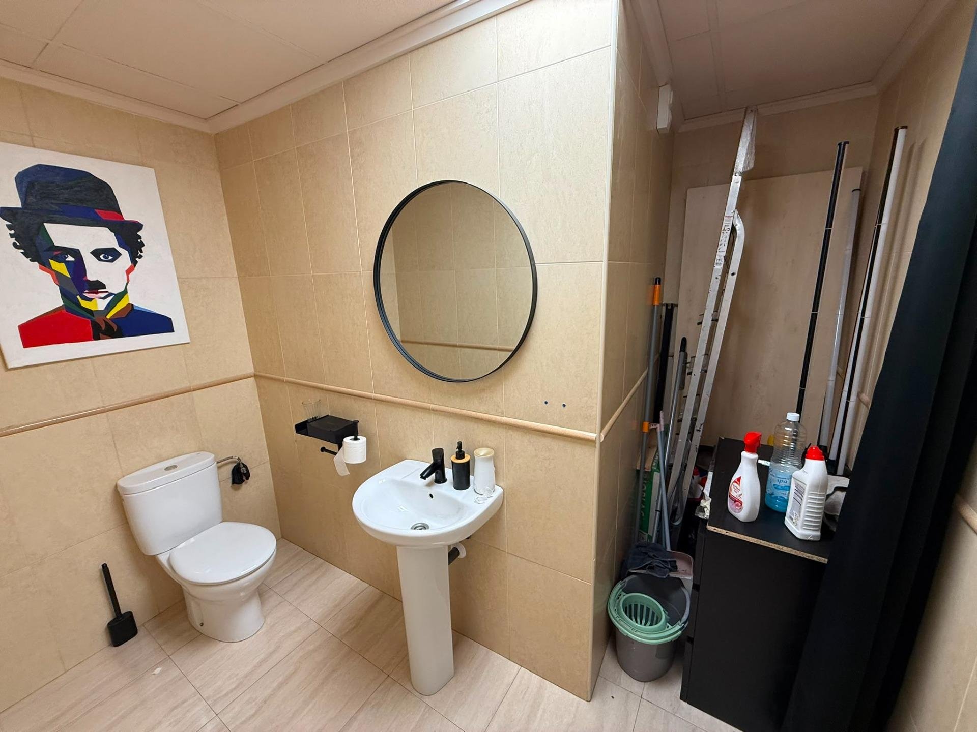 Commercial property à Alicante, Espagne 77 m2 No. 183103