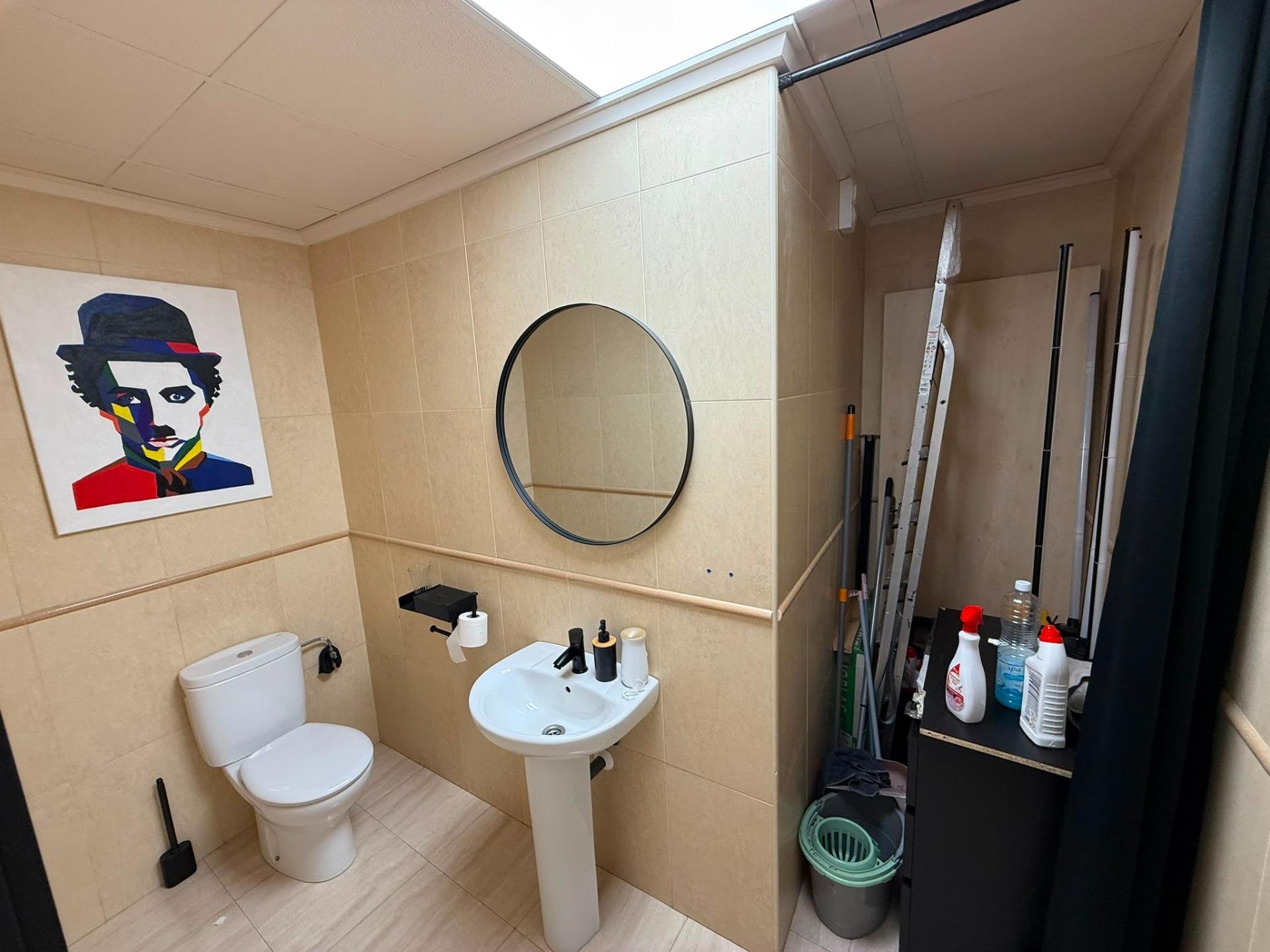 Commercial property à Alicante, Espagne 77 m2 No. 183103