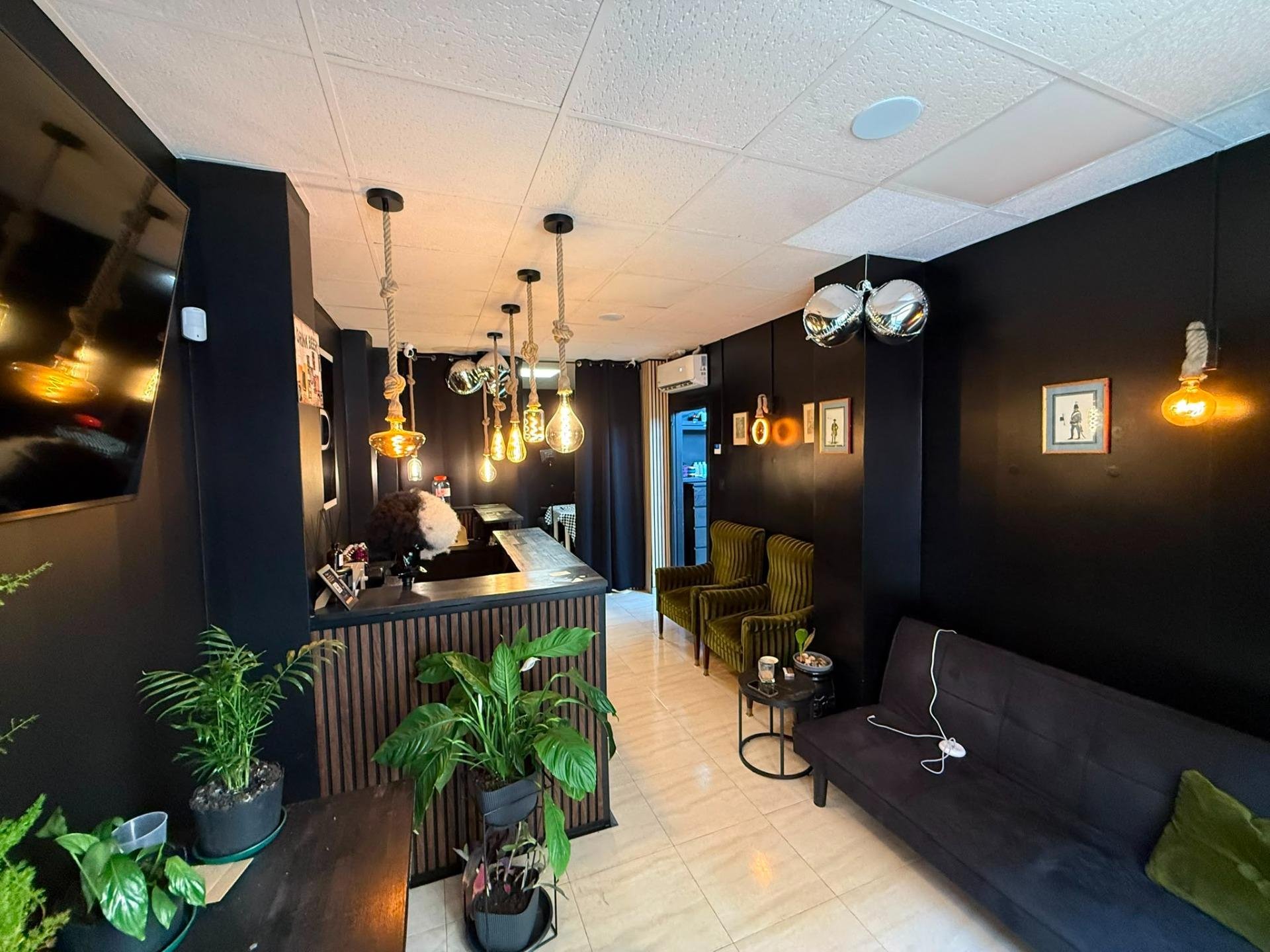 Commercial property à Alicante, Espagne 77 m2 No. 183103