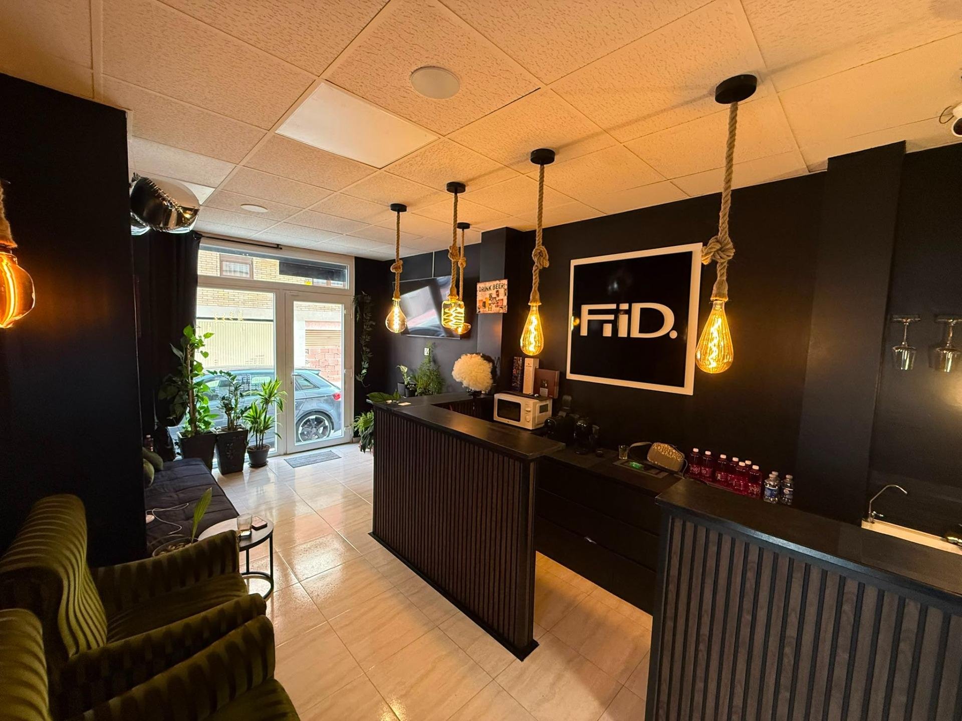 Commercial property à Alicante, Espagne 77 m2 No. 183103