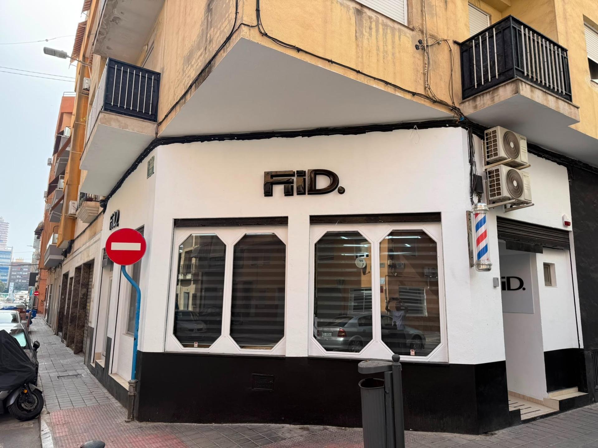Commercial property à Alicante, Espagne 77 m2 No. 183103