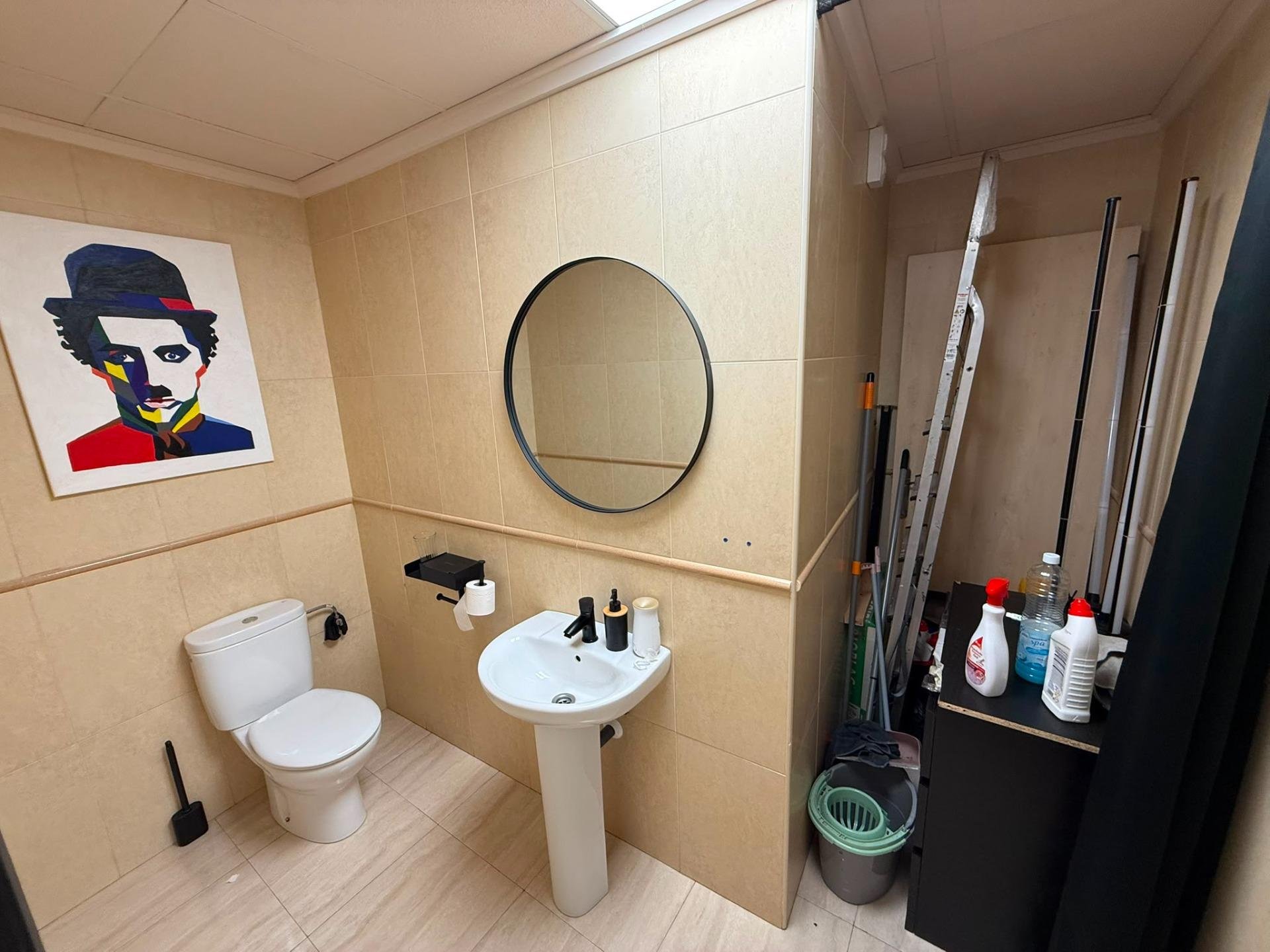 Commercial property à Alicante, Espagne 77 m2 No. 183103