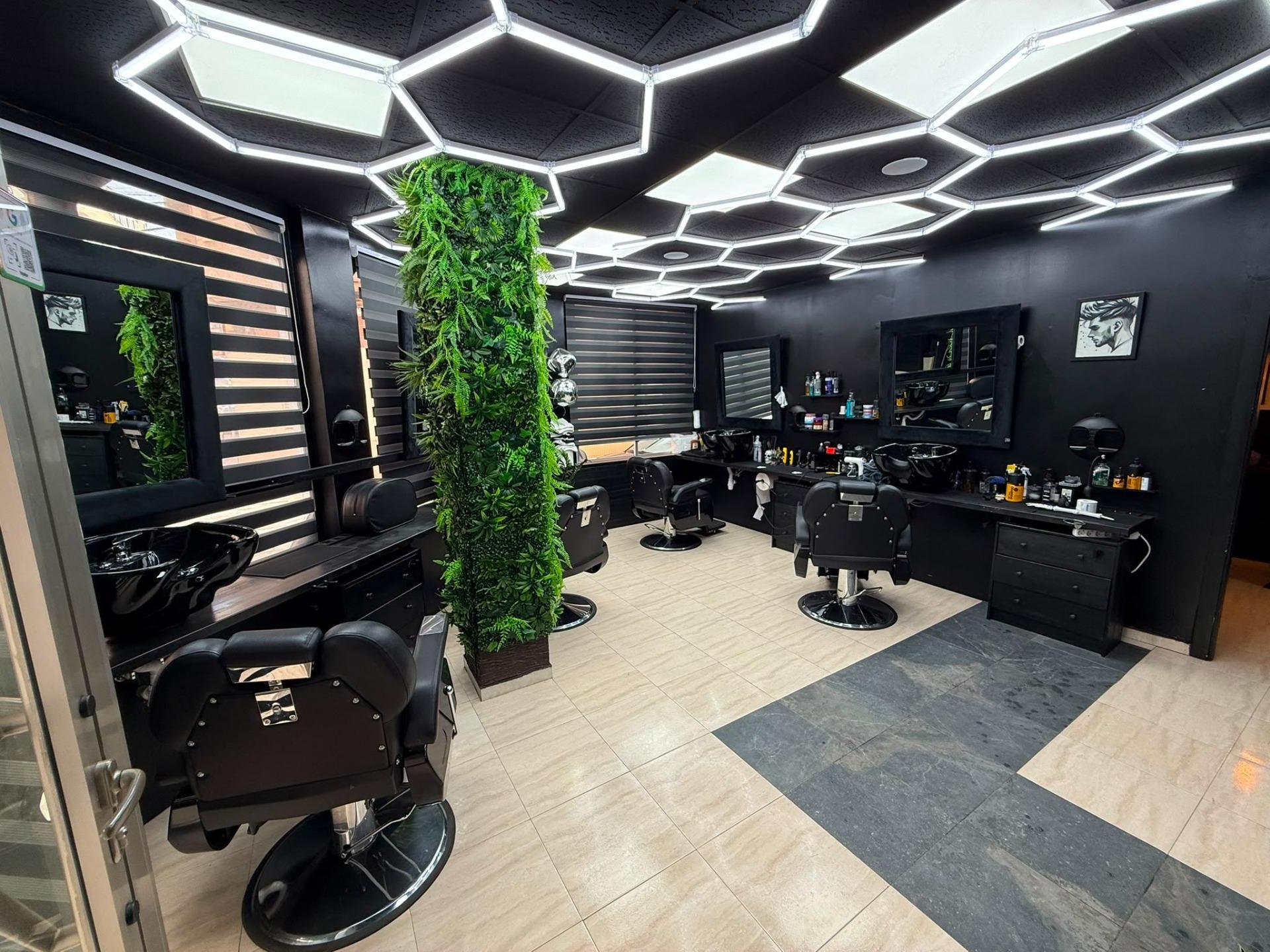 Commercial property à Alicante, Espagne 77 m2 No. 183103
