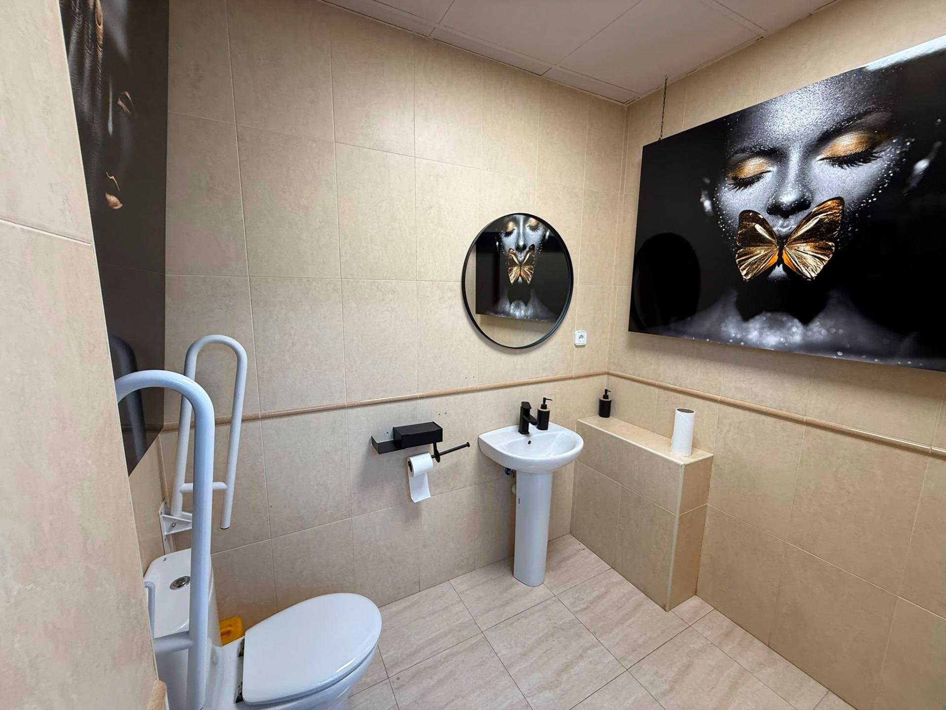 Commercial property à Alicante, Espagne 77 m2 No. 183103
