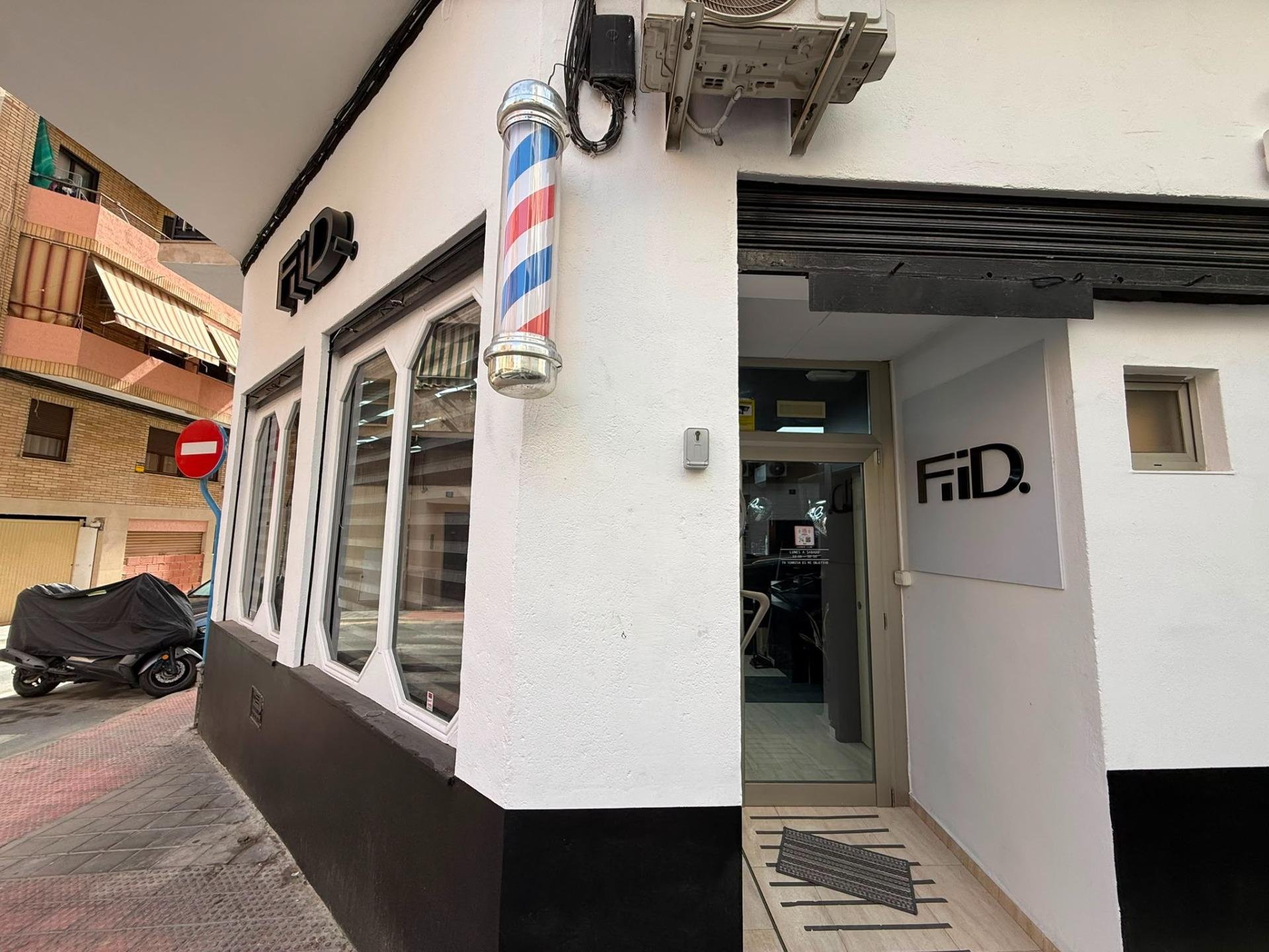 Commercial property à Alicante, Espagne 77 m2 No. 183103