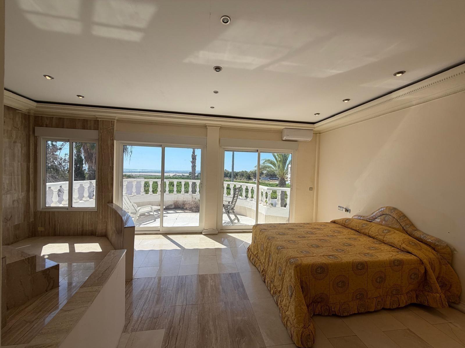 Villa in Jacarilla, Alicante, Spanien 6 Schlafzimmer, 400 m2 Nr. 186855
