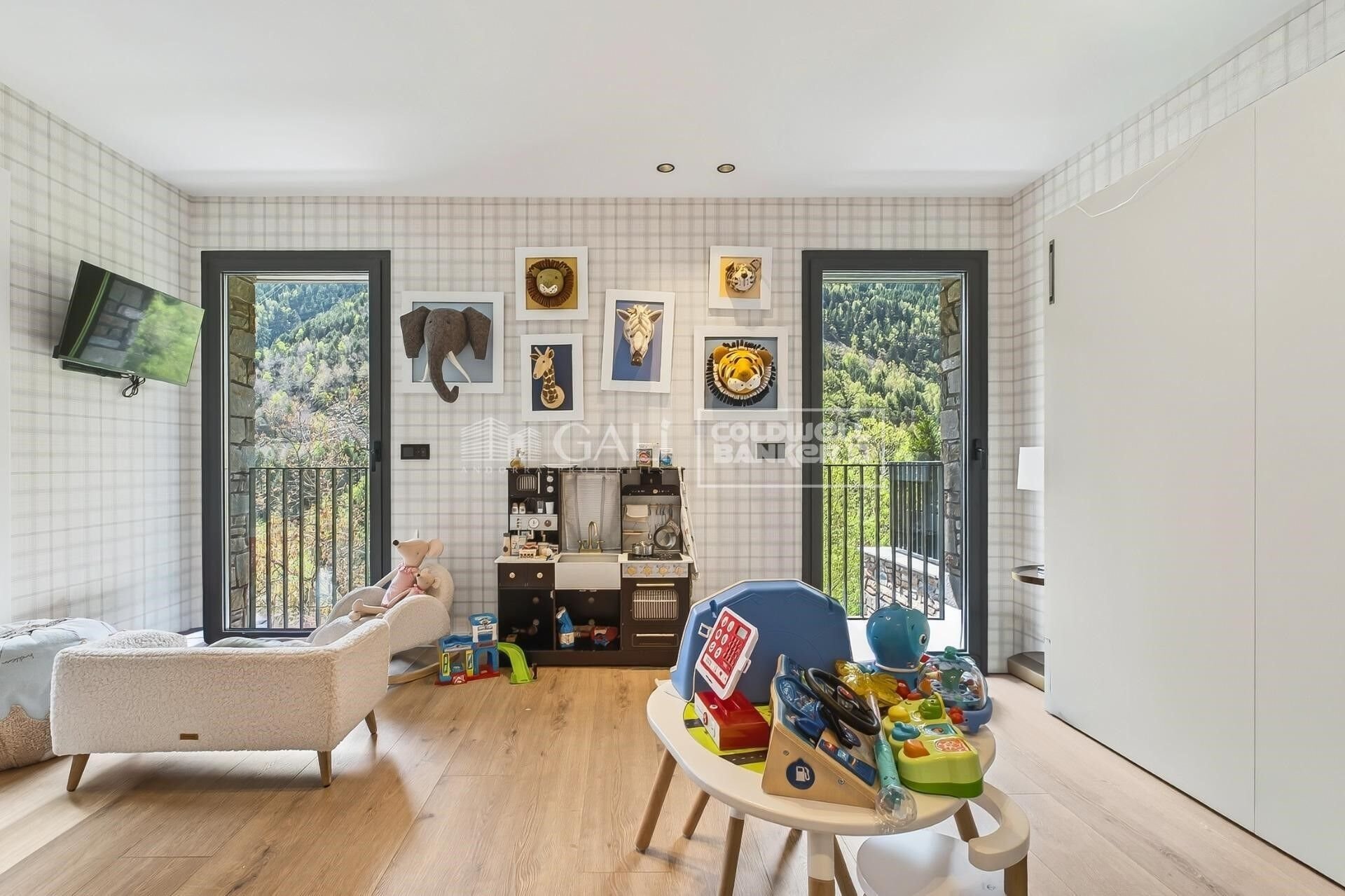 Dzīvoklis Principado De Andorra (Ninguna Poblacion Tiene C.P.), Lleida, Spānijā 5 istabas, 220 m2 Nr. 178670