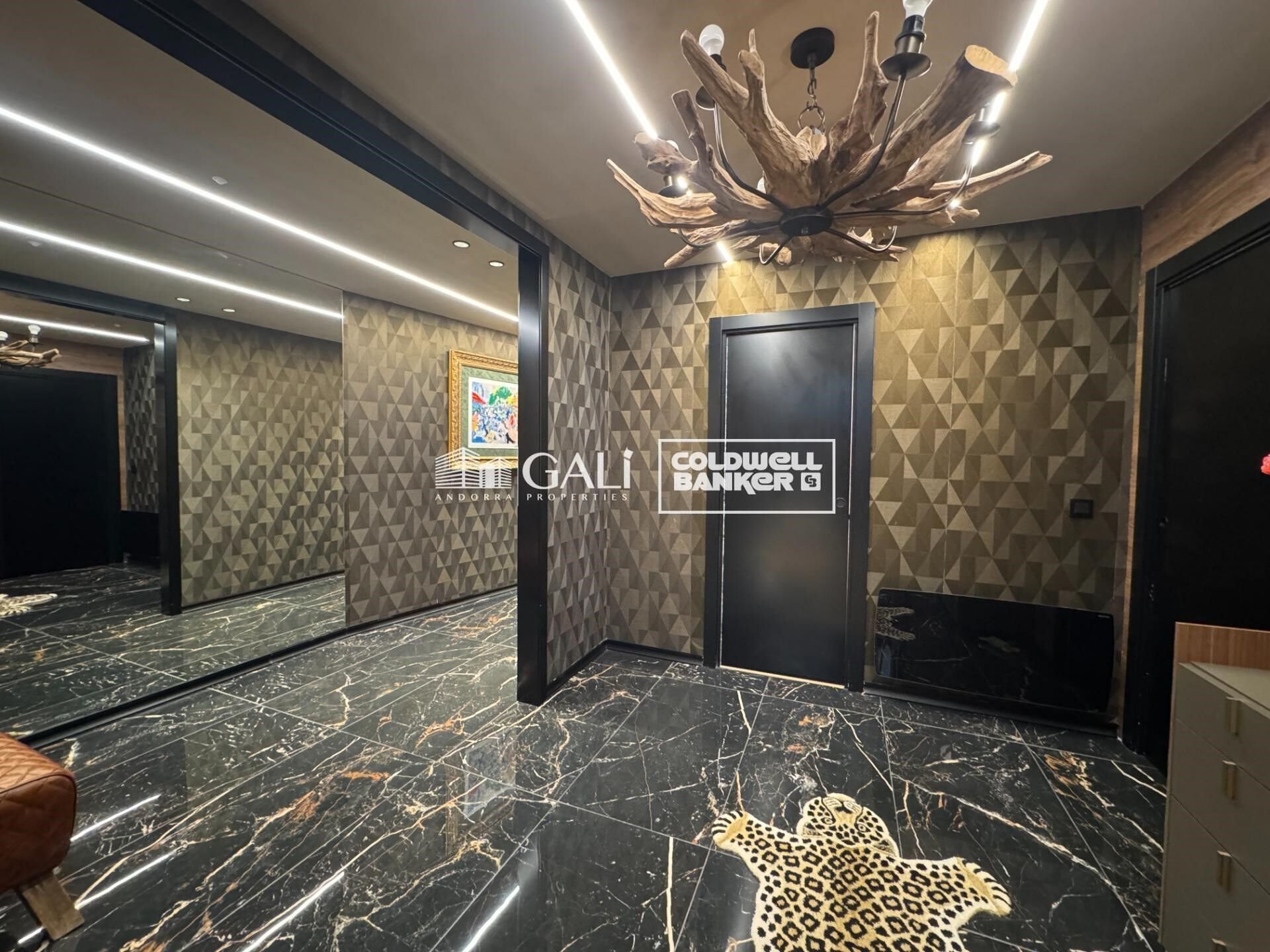 Dzīvoklis Principado De Andorra (Ninguna Poblacion Tiene C.P.), Lleida, Spānijā 5 istabas, 220 m2 Nr. 178670