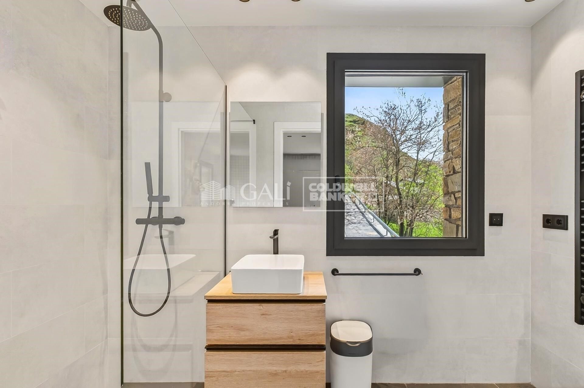 Dzīvoklis Principado De Andorra (Ninguna Poblacion Tiene C.P.), Lleida, Spānijā 5 istabas, 220 m2 Nr. 178670