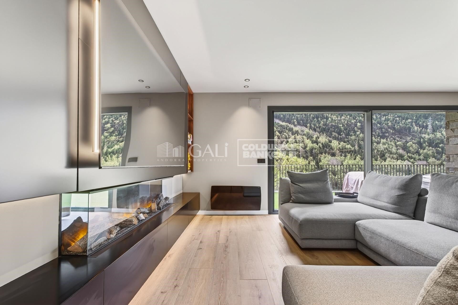 Dzīvoklis Principado De Andorra (Ninguna Poblacion Tiene C.P.), Lleida, Spānijā 5 istabas, 220 m2 Nr. 178670