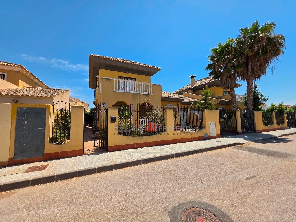 Dzīvoklis Los Alcazares, Murcia, Spānijā 4 istabas, 146 m2 Nr. 193448