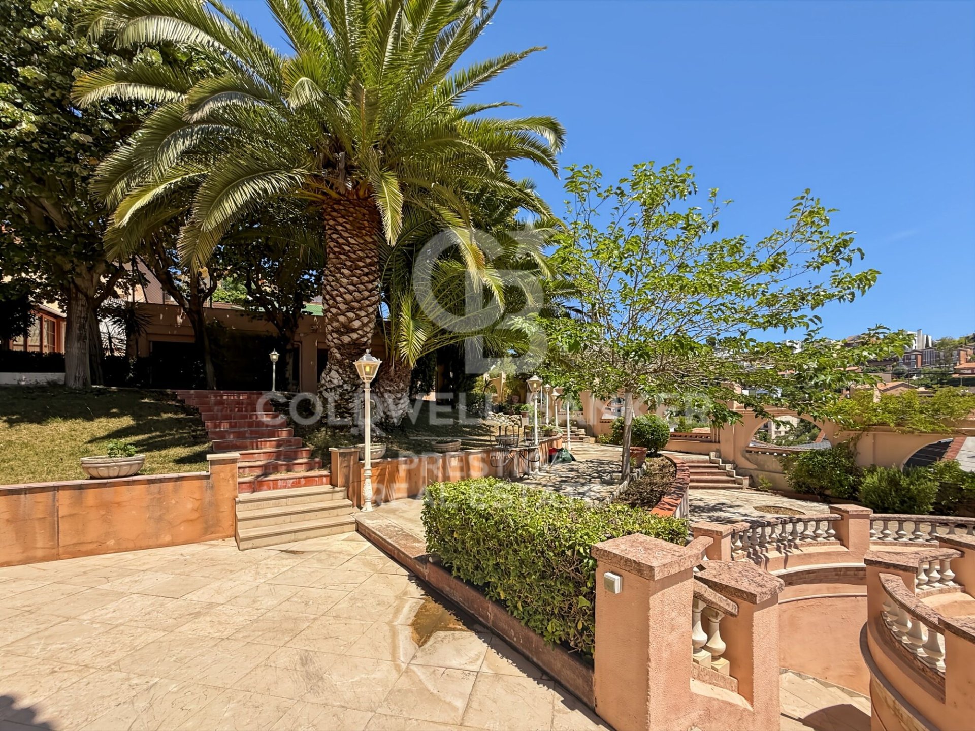 Villa i Sant Just Desvern, Barcelona, Spanien 12 sovrum, 855 kvm. Nr. 178462