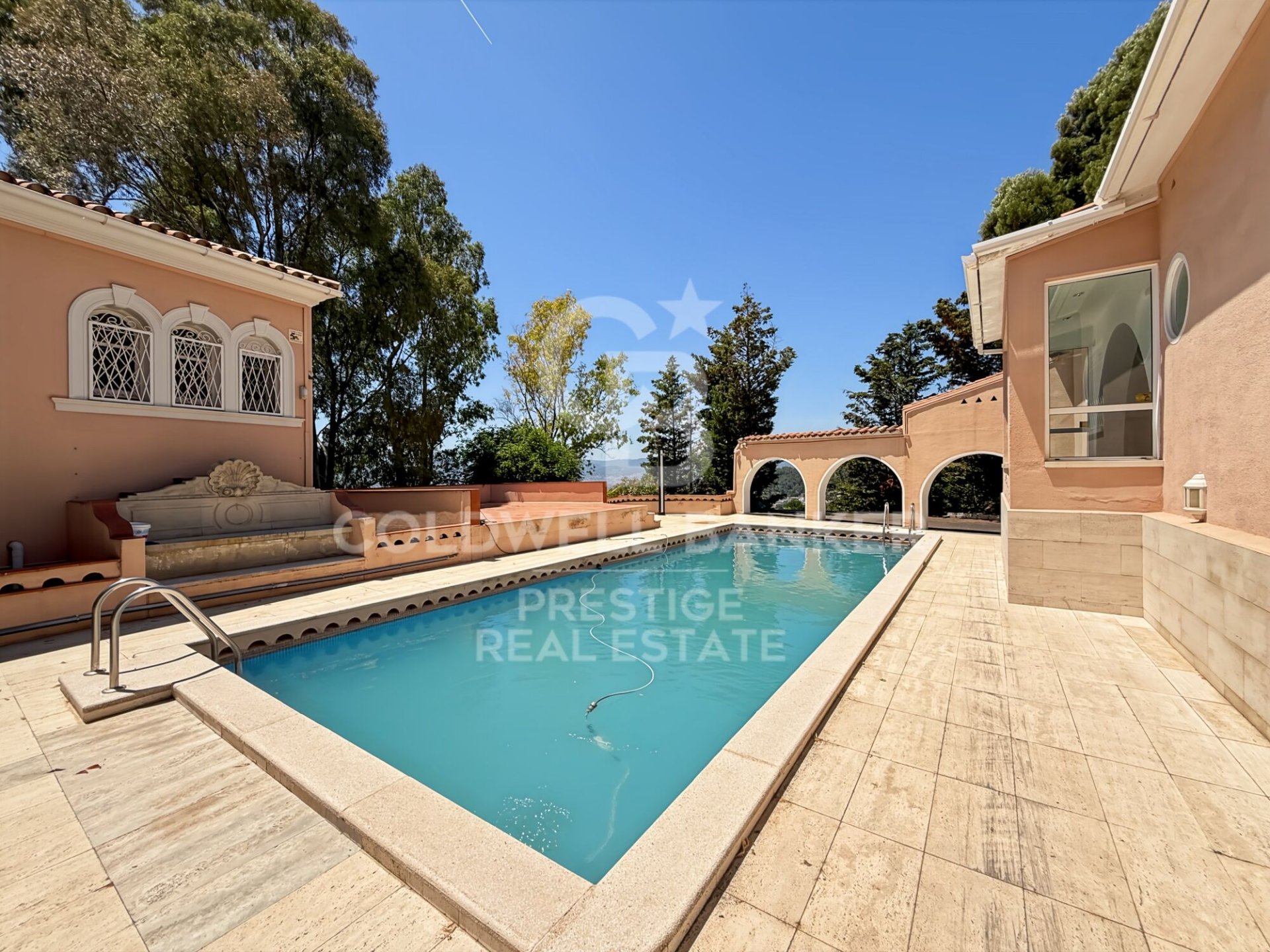 Villa i Sant Just Desvern, Barcelona, Spanien 12 sovrum, 855 kvm. Nr. 178462