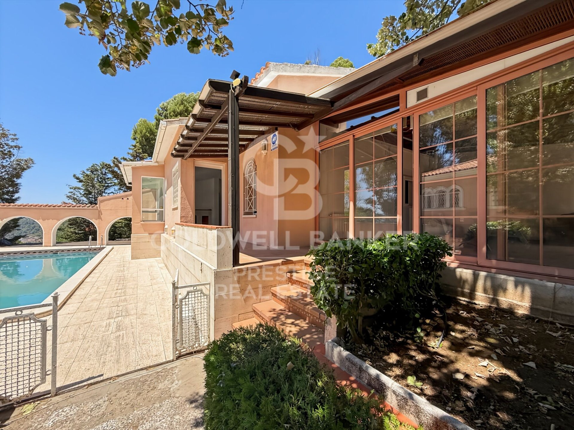 Villa i Sant Just Desvern, Barcelona, Spanien 12 sovrum, 855 kvm. Nr. 178462