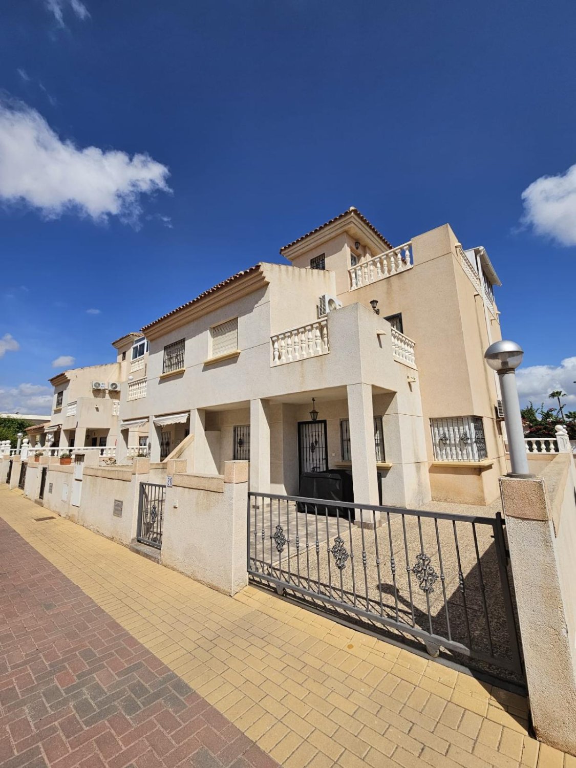 Duplex in Torrevieja, Alicante, Spain 2 bedrooms, 1 sq.m. No. 183831