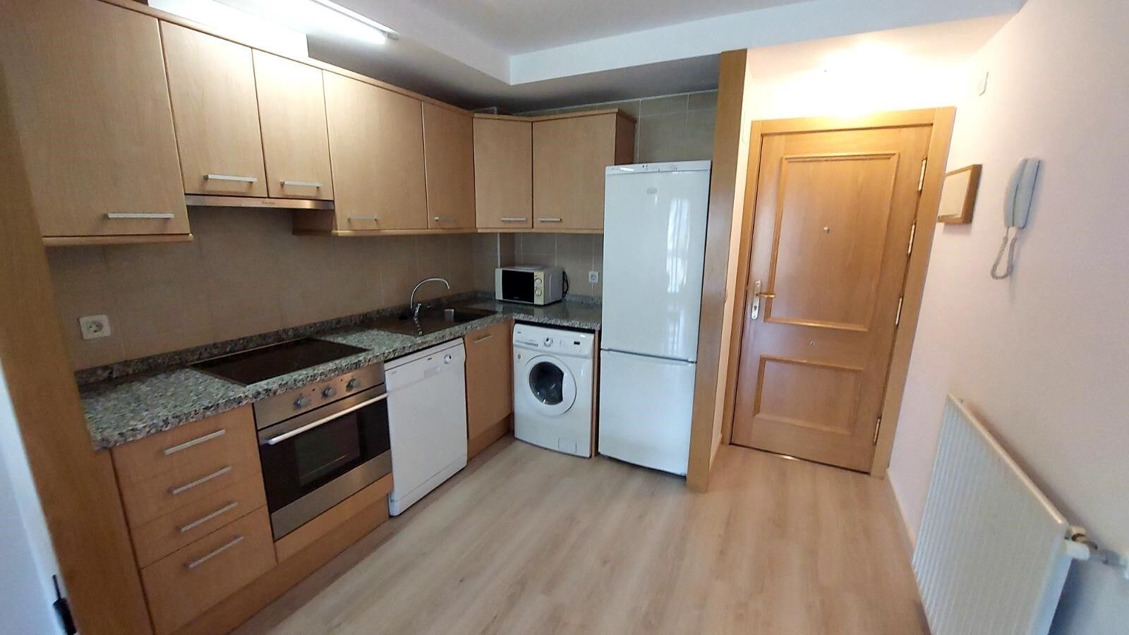 Apartment à Principado De Andorra (Ninguna Poblacion Tiene C.P.), Lleida, Espagne 3 chambres, 73 m2 No. 179201