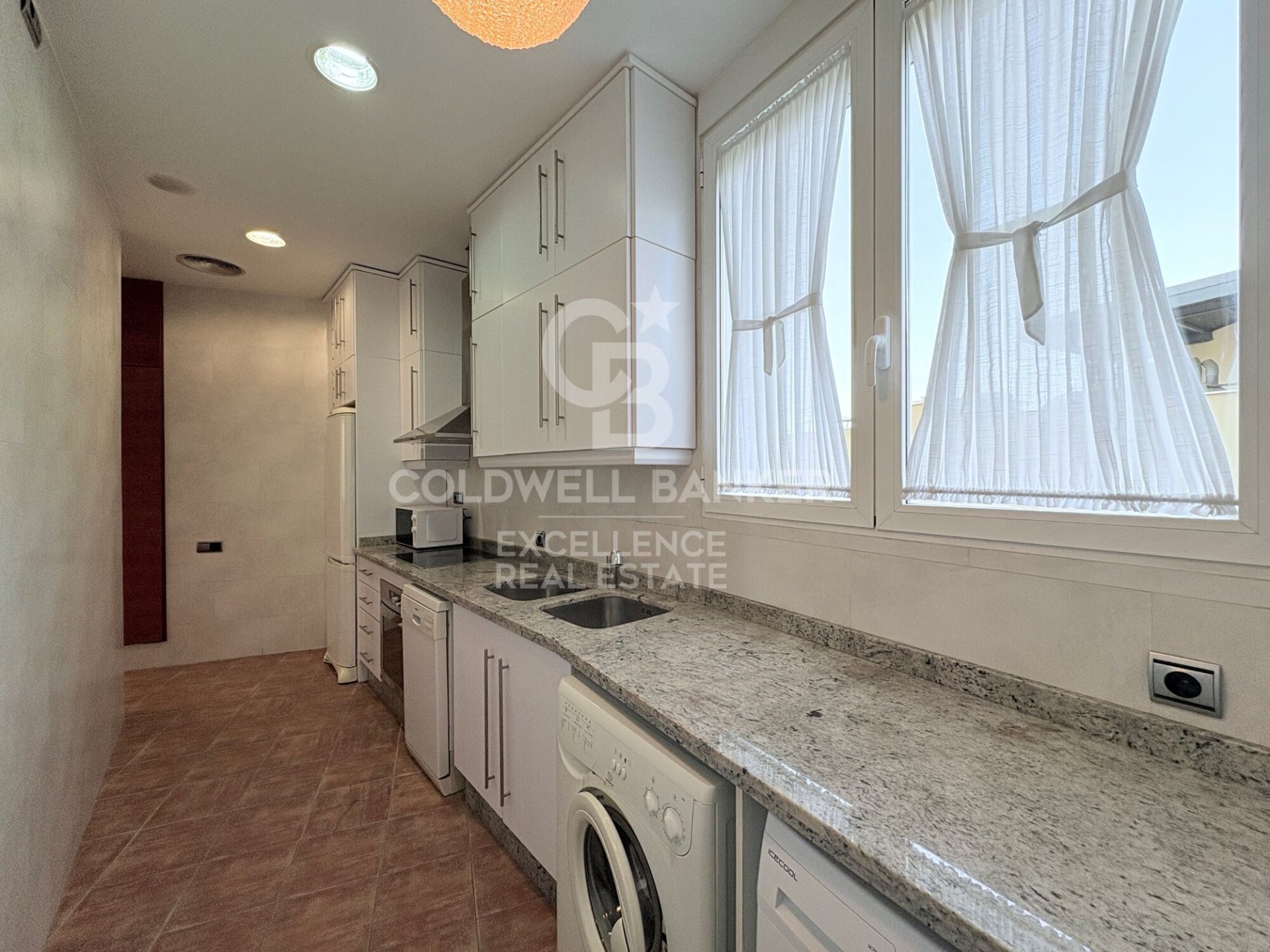 Apartment à Valencia, Espagne 3 chambres, 113 m2 No. 179200