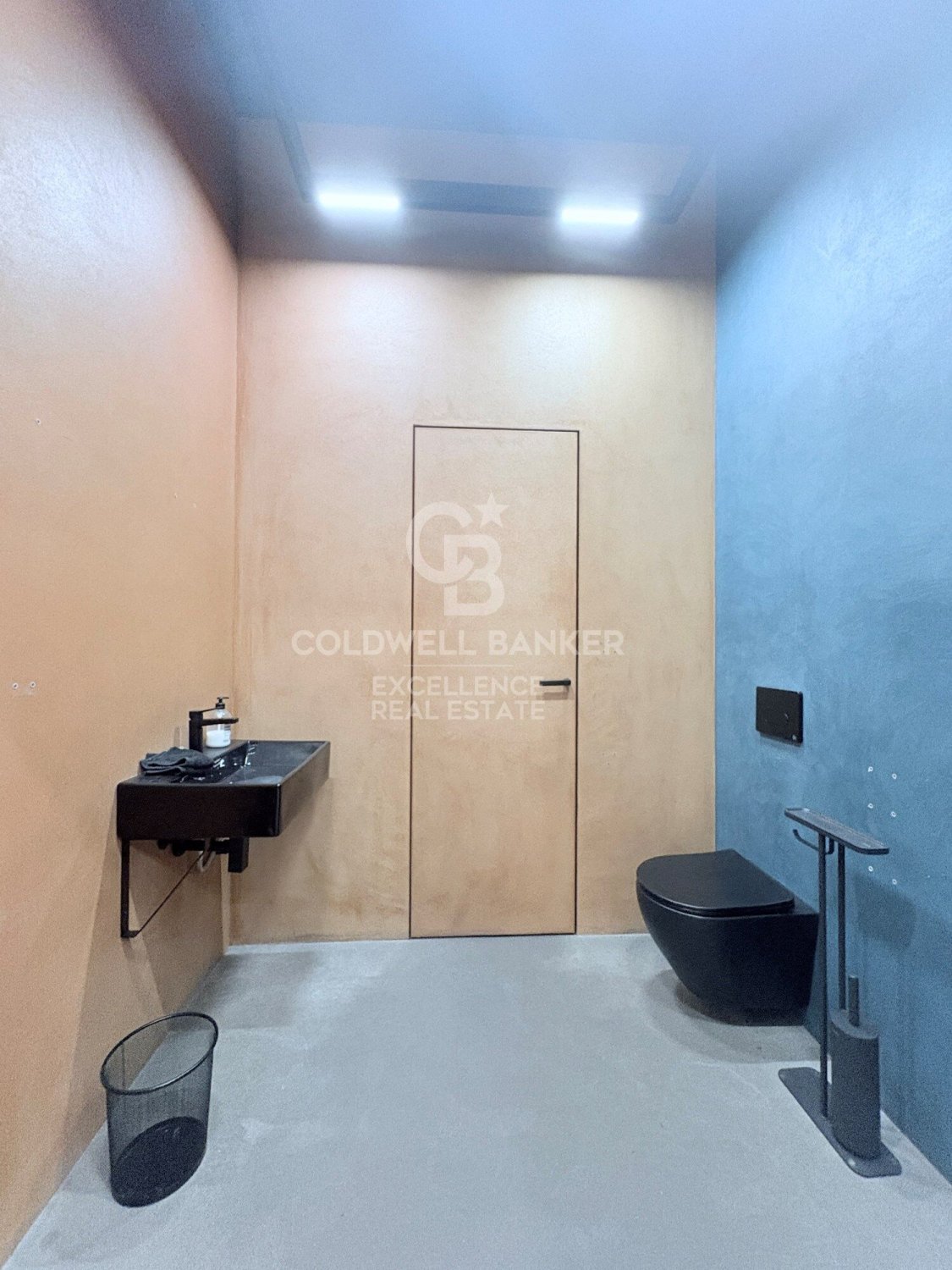Commercial property in Valencia, Spain 105 sq.m. No. 179203