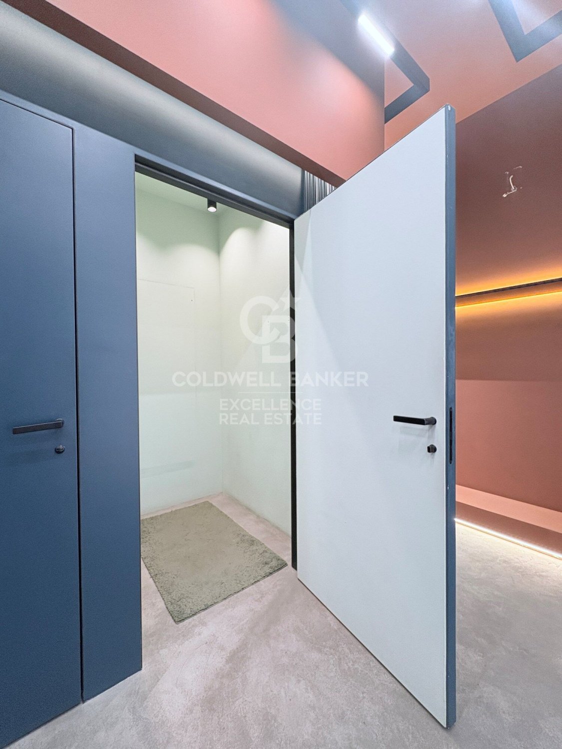 Commercial property in Valencia, Spain 105 sq.m. No. 179203