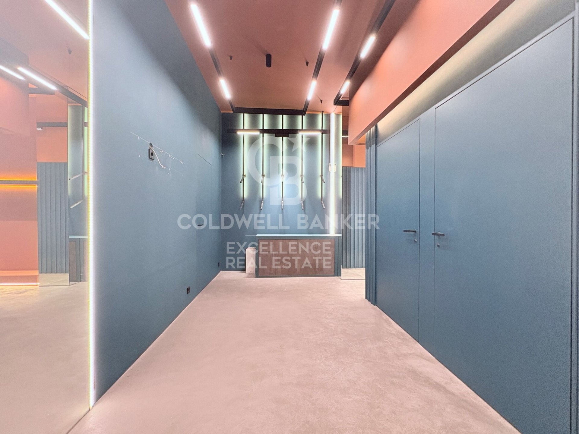 Commercial property in Valencia, Spain 105 sq.m. No. 179203
