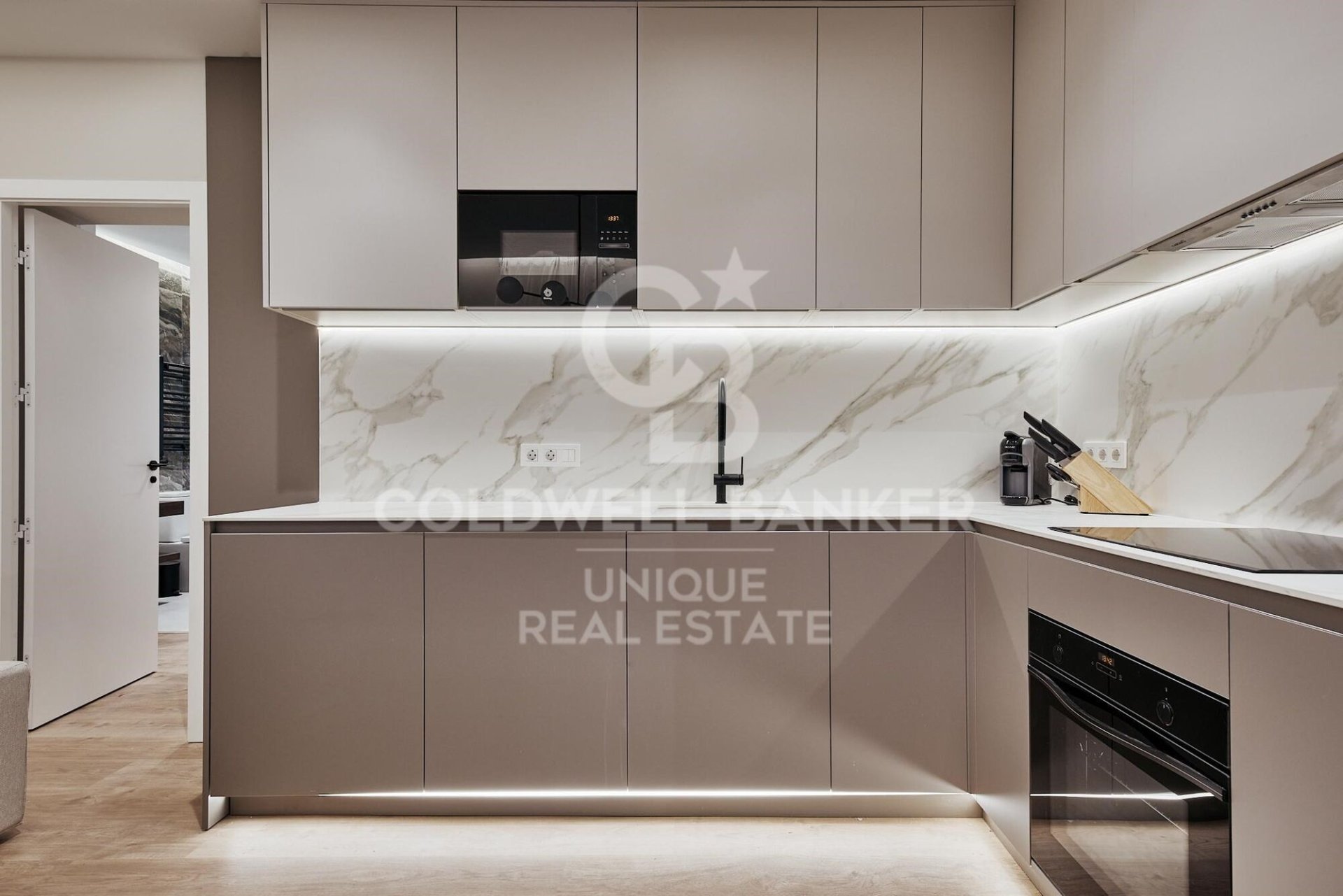 Apartment à Madrid, Espagne 2 chambres, 80 m2 No. 179146
