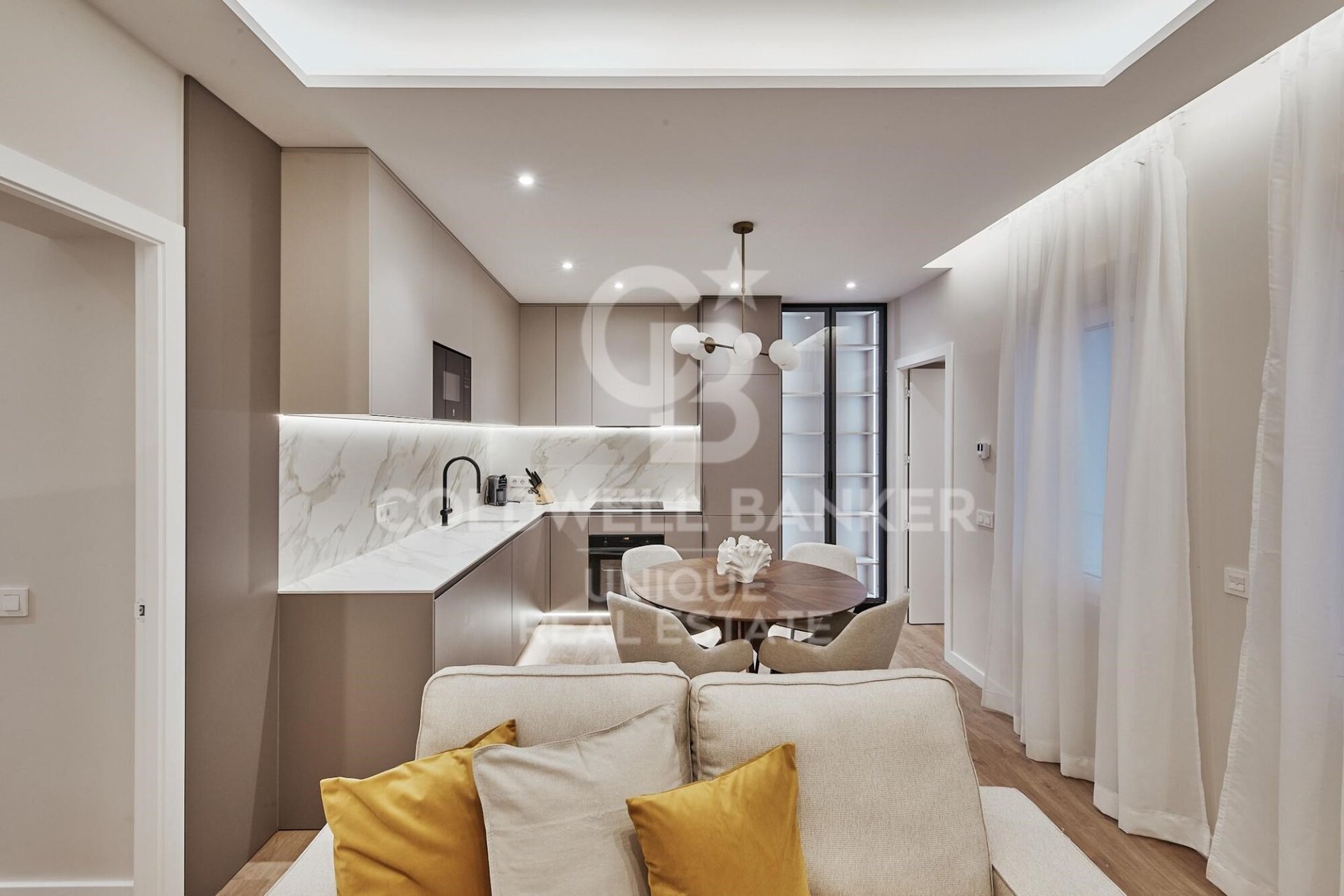 Apartment à Madrid, Espagne 2 chambres, 80 m2 No. 179146