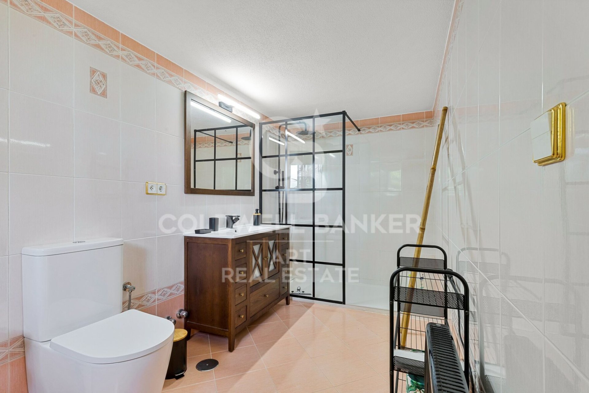 Villa i Estepona, Malaga, Spanien 8 sovrum, 708 kvm. Nr. 179140