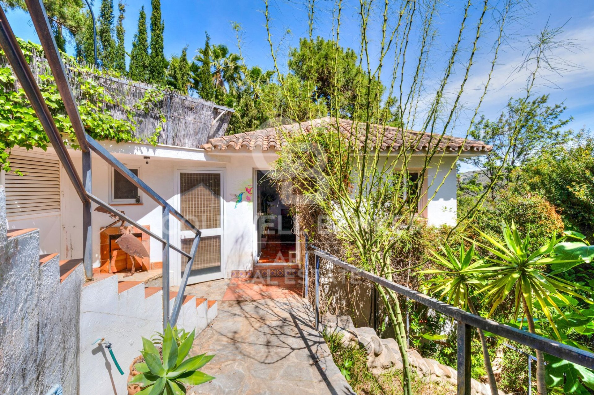 Villa i Estepona, Malaga, Spanien 8 sovrum, 708 kvm. Nr. 179140