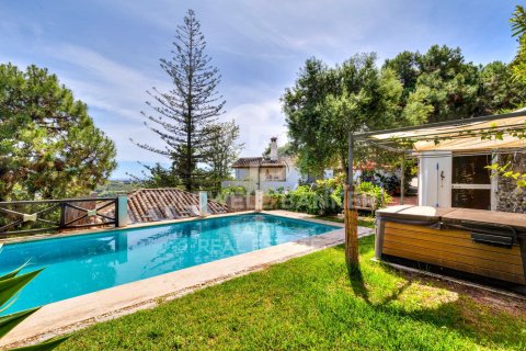 Villa en Estepona, Málaga, España 8 dormitorios, 708 m2 No. 179140